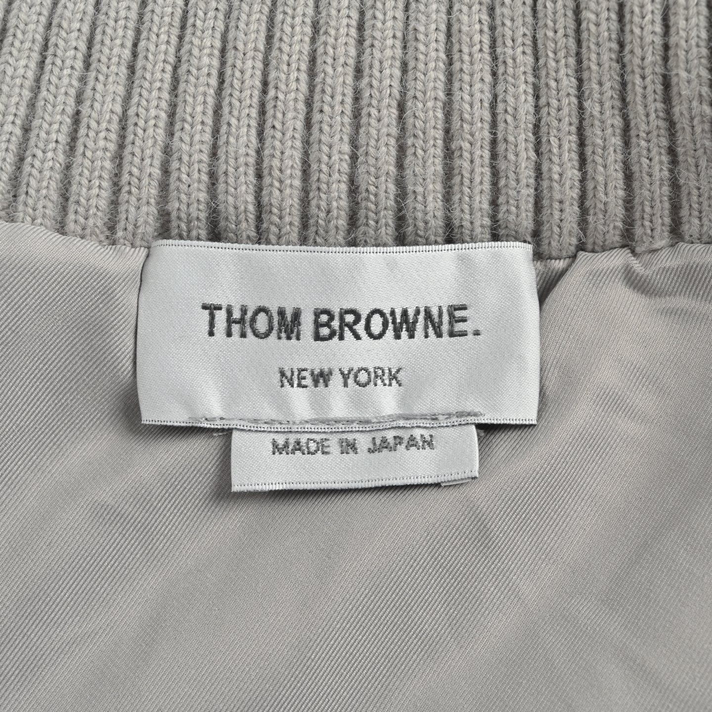 Thom Browne/汤姆布朗 四杠针织拼接羽绒服-莆田鞋,莆田鞋货源,高仿鞋,高仿鞋货源,安福档口,莆田高仿鞋,莆田鞋批发,高仿鞋批发,莆田高仿运动鞋,高仿运动鞋,莆田运动鞋 Thom Browne/汤姆布朗 四杠针织拼接羽绒服