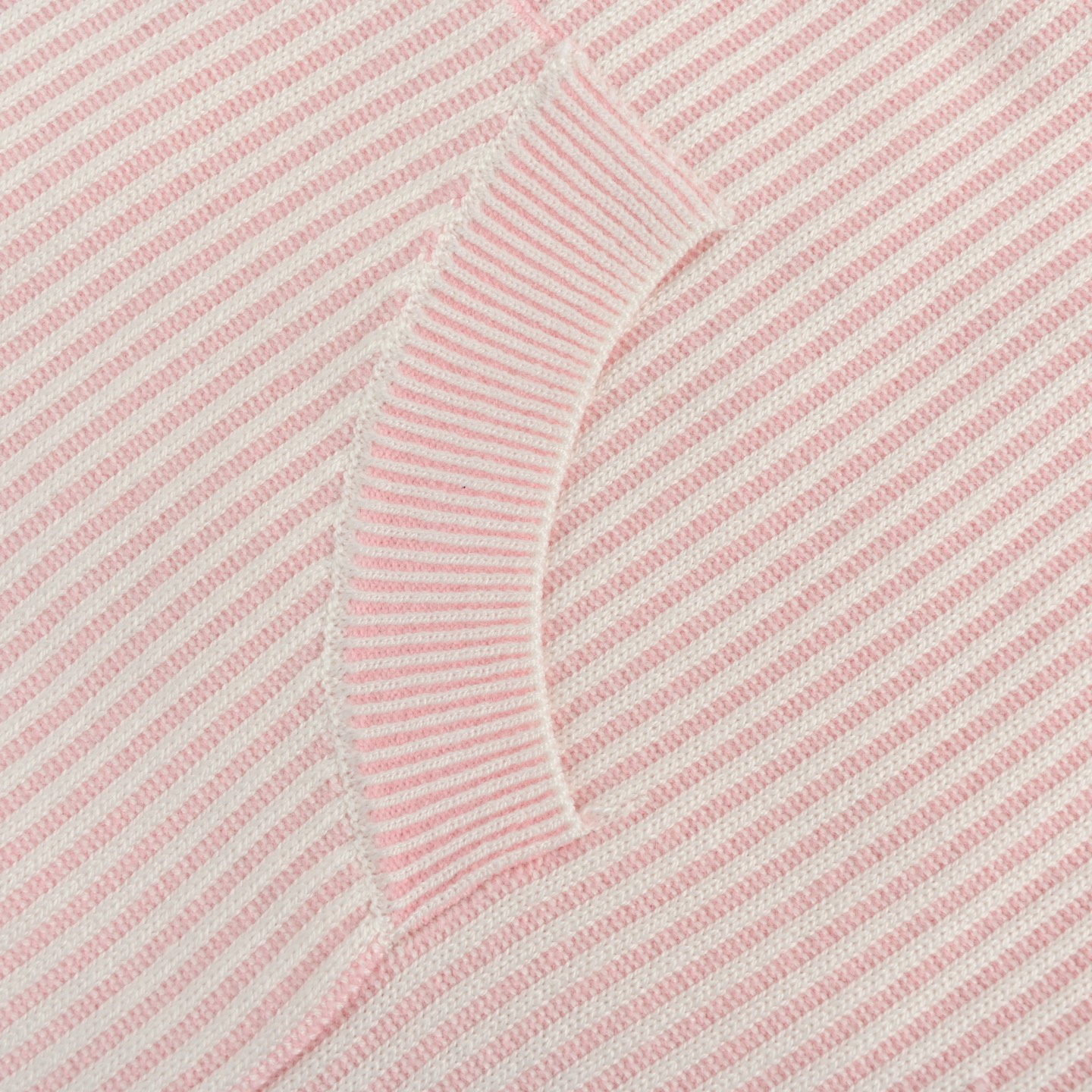 Thom Browne K23四杠竖条纹连帽外套-莆田鞋,莆田鞋货源,高仿鞋,高仿鞋货源,安福档口,莆田高仿鞋,莆田鞋批发,高仿鞋批发,莆田高仿运动鞋,高仿运动鞋,莆田运动鞋 Thom Browne K23四杠竖条纹连帽外套