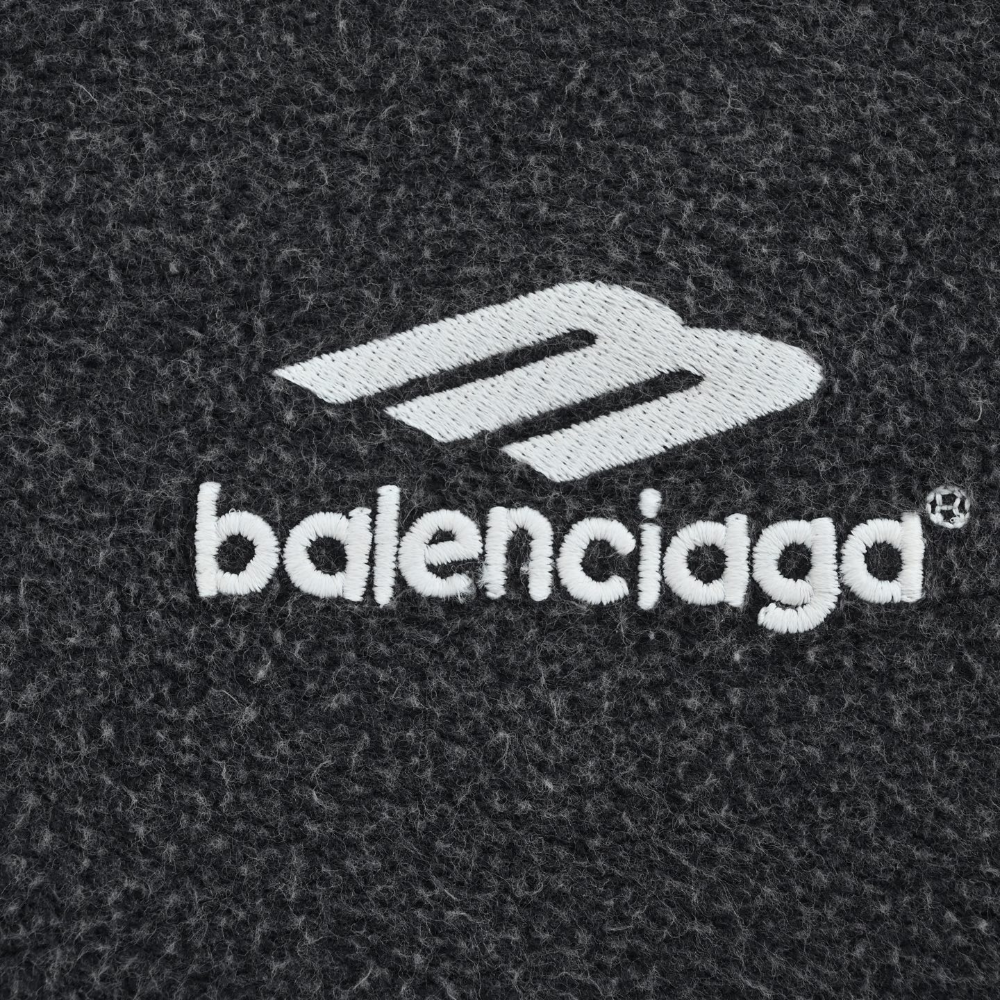 Balenciaga/巴黎世家 25Fw 反穿水洗圆领卫衣