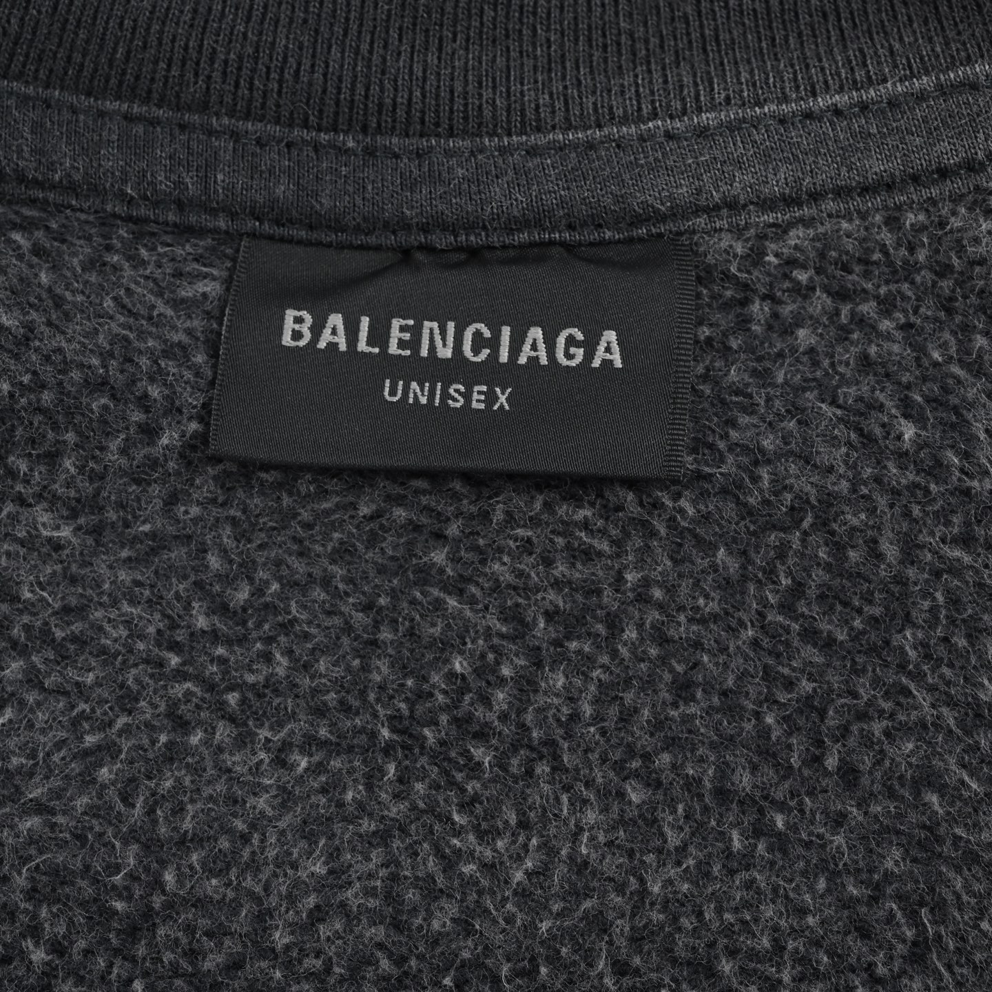 Balenciaga/巴黎世家 25Fw 反穿水洗圆领卫衣