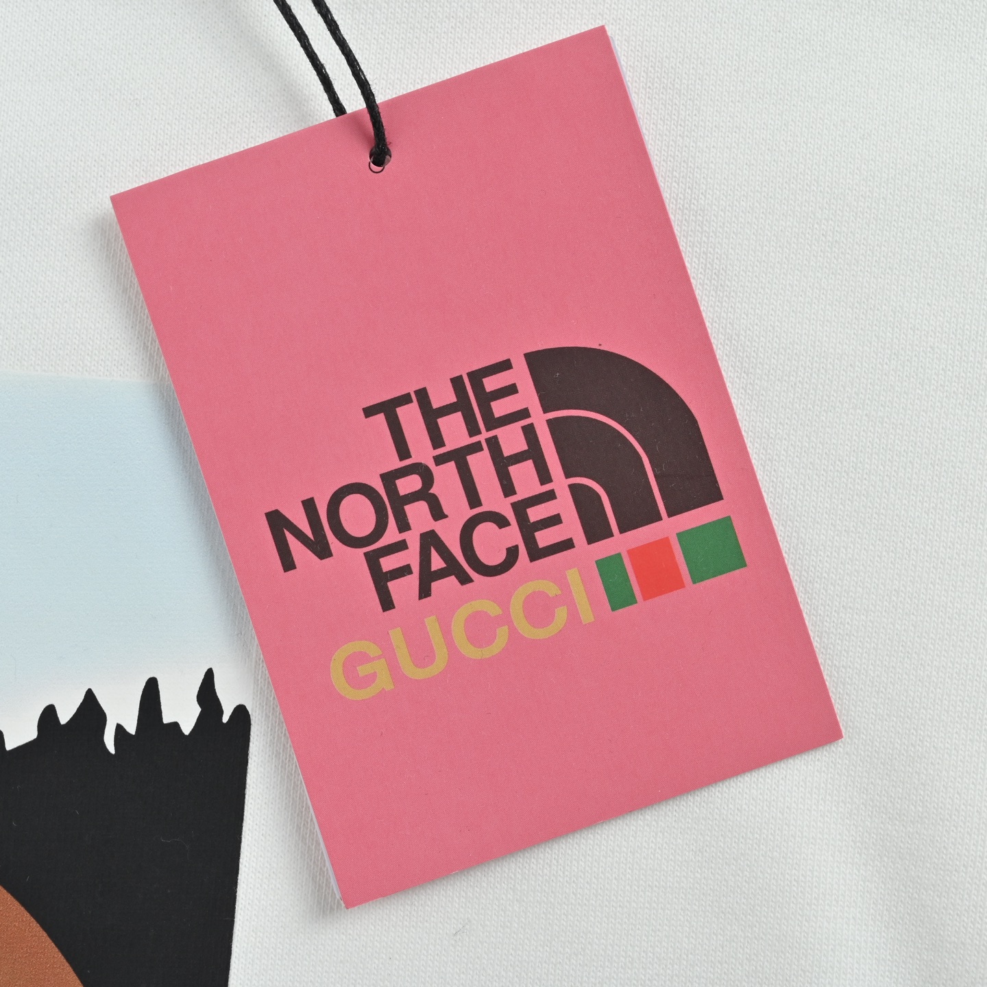 本地自取:💰220
Gucci & The North Face 联名款森林印花圆领卫衣
🆕25FW秋冬新款圆领卫衣 面料客订精梳棉洗水后450克 定染螺纹 舒适透气 微宽松设计裁剪兼具个性时尚范儿 男女同款
轻奢主义 男女日常通勤穿搭必备单品 正确版本 欢迎对比
详细特征
· 面部无尘烧毛工艺 底部吸毛 环保活性染
· 双针车线跨缝工艺
· 原版主唛水洗吊牌防潮纸包装
Size:S-XL