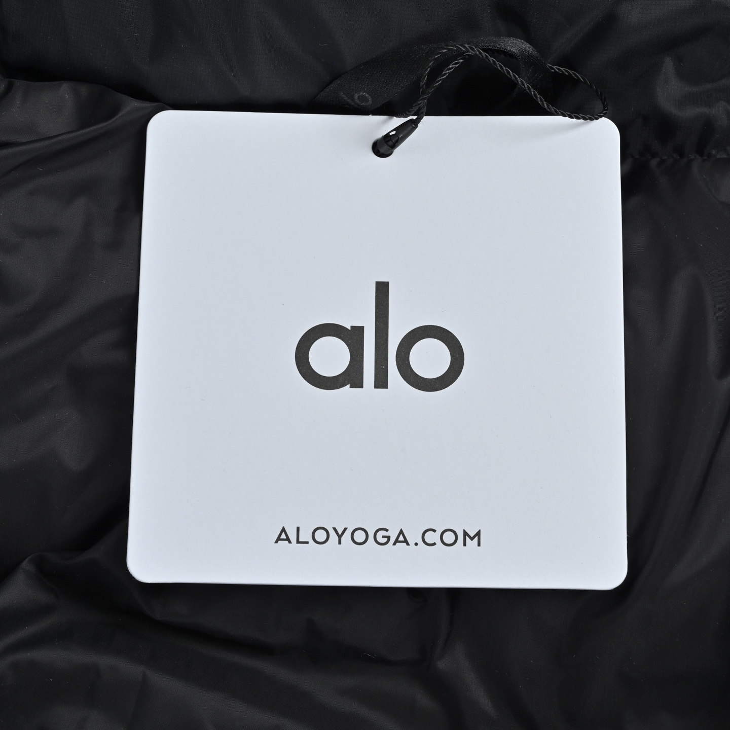 ALO 短款螺纹连帽羽绒服 填充80绒国标羽绒服并非市面上的棉服 alo yoga Foxy Puffer 宽松连帽舒适女款