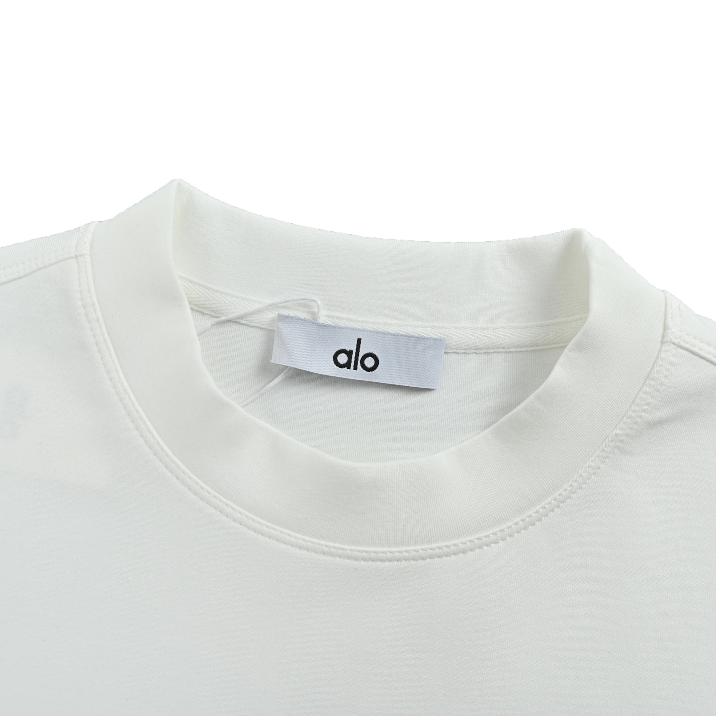 ALO 25Fw 暗纹立体logo榻榻米刺绣长袖T恤黑色 白色