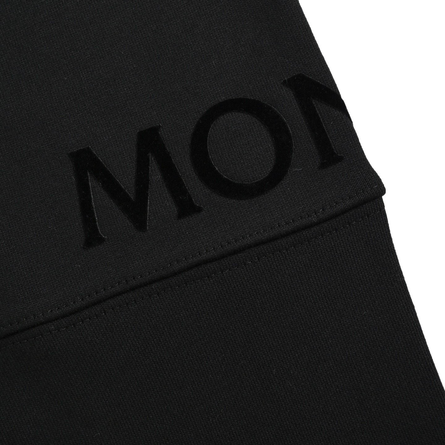 Moncler/蒙口 胸前黑标立领拉链外套
