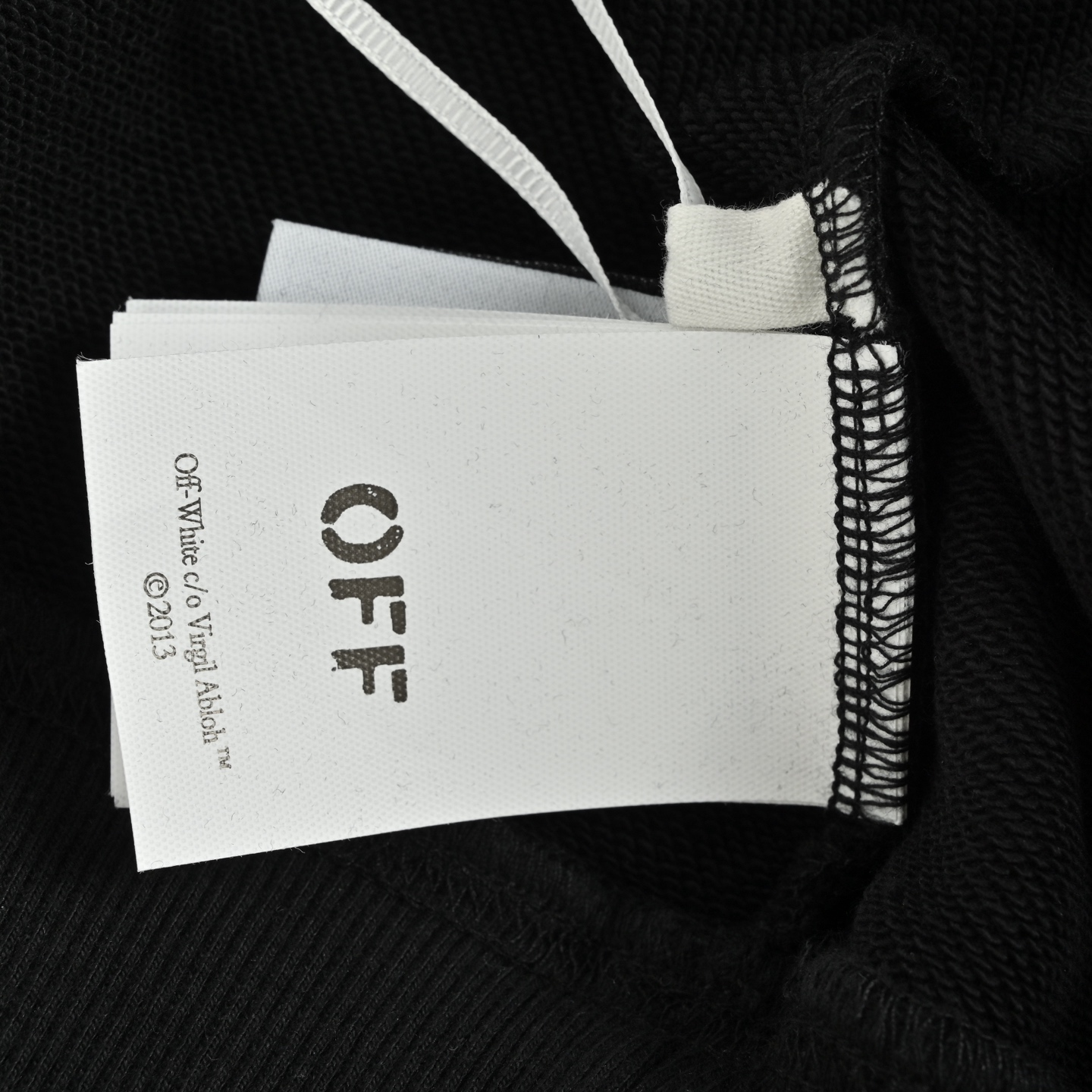 OFF WHITE CO VIRGIL 24Fw 数码耳机箭头印花圆领卫衣-莆田鞋,莆田鞋货源,高仿鞋,高仿鞋货源,安福档口,莆田高仿鞋,莆田鞋批发,高仿鞋批发,莆田高仿运动鞋,高仿运动鞋,莆田运动鞋 OFF WHITE CO VIRGIL 24Fw 数码耳机箭头印花圆领卫衣