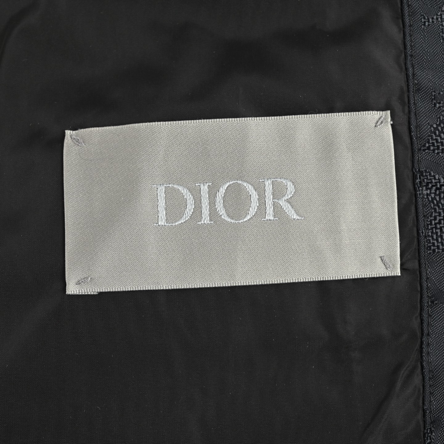 Dior/迪奥 暗纹老花翻领羽绒服-莆田鞋,莆田鞋货源,高仿鞋,高仿鞋货源,安福档口,莆田高仿鞋,莆田鞋批发,高仿鞋批发,莆田高仿运动鞋,高仿运动鞋,莆田运动鞋 Dior/迪奥 暗纹老花翻领羽绒服