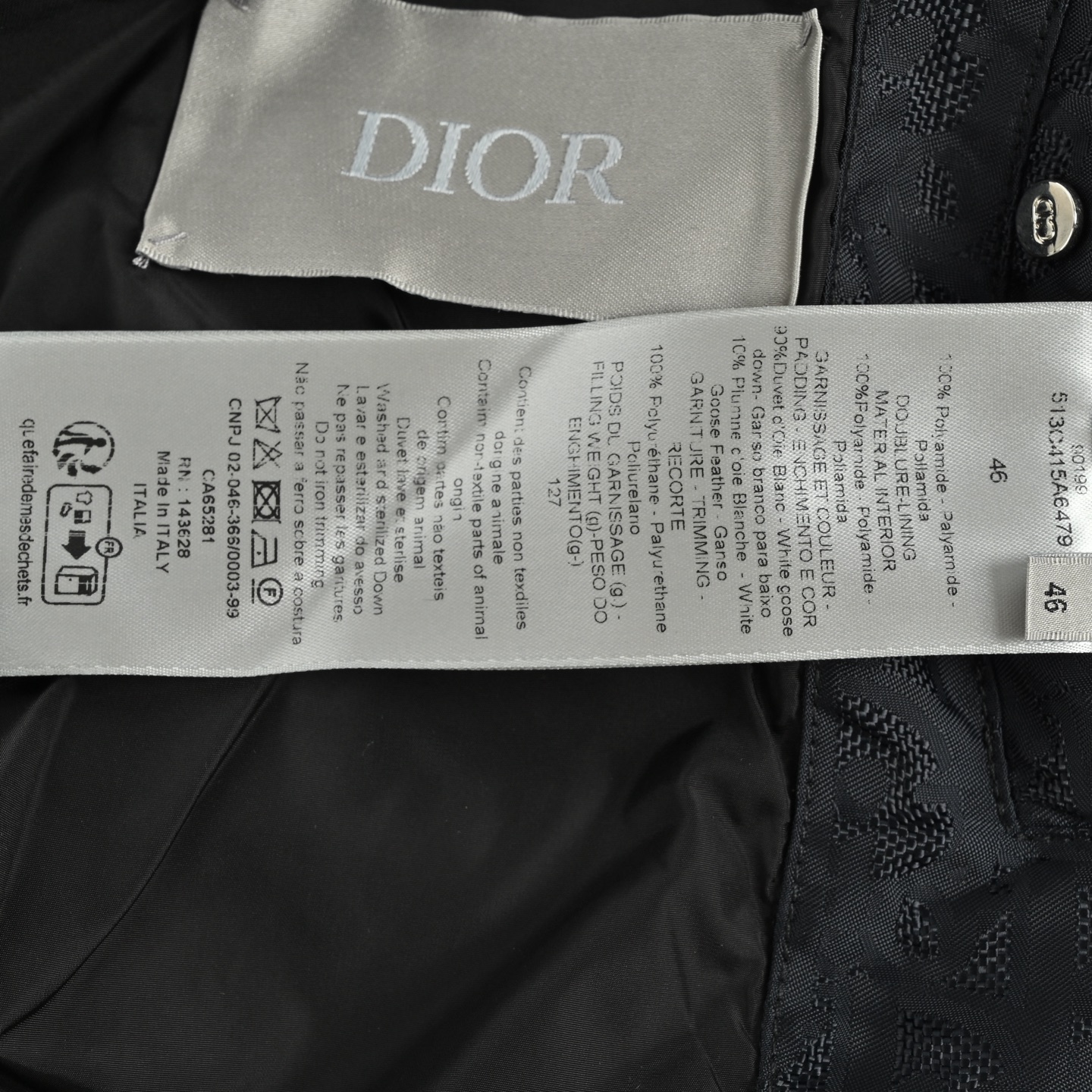 Dior/迪奥 暗纹老花立领羽绒马甲-莆田鞋,莆田鞋货源,高仿鞋,高仿鞋货源,安福档口,莆田高仿鞋,莆田鞋批发,高仿鞋批发,莆田高仿运动鞋,高仿运动鞋,莆田运动鞋 Dior/迪奥 暗纹老花立领羽绒马甲