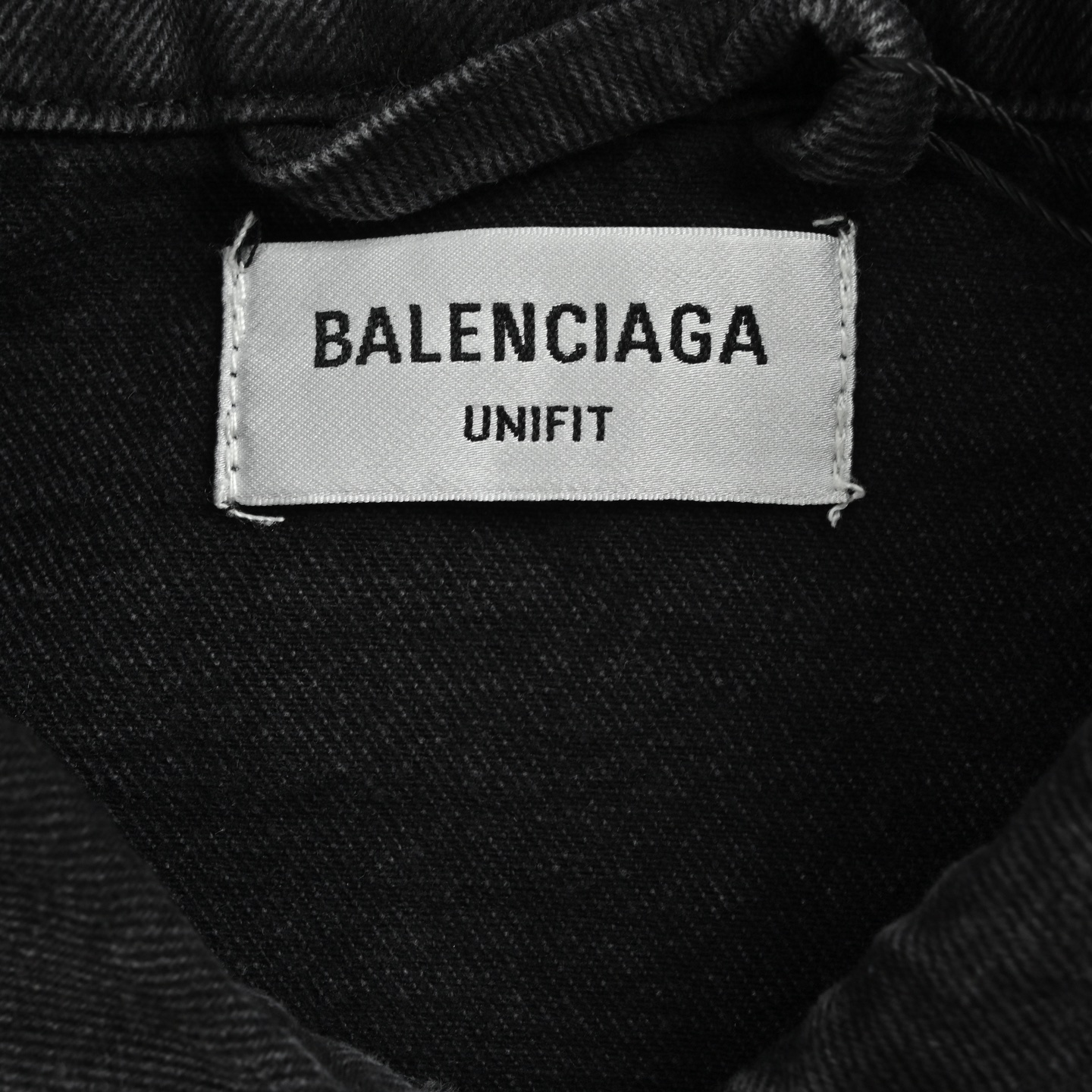Balenciaga/巴黎世家 后背烫钻logo牛仔外套 黑色牛仔外套
