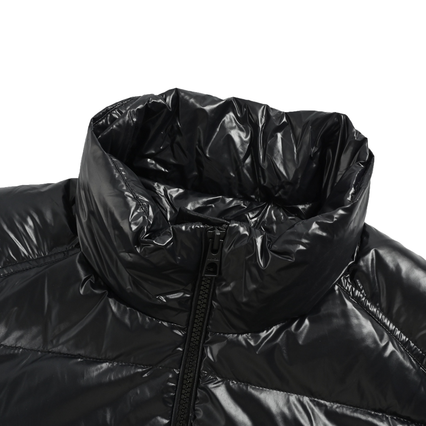 Moncler/蒙口 Petra女士短款羽绒服