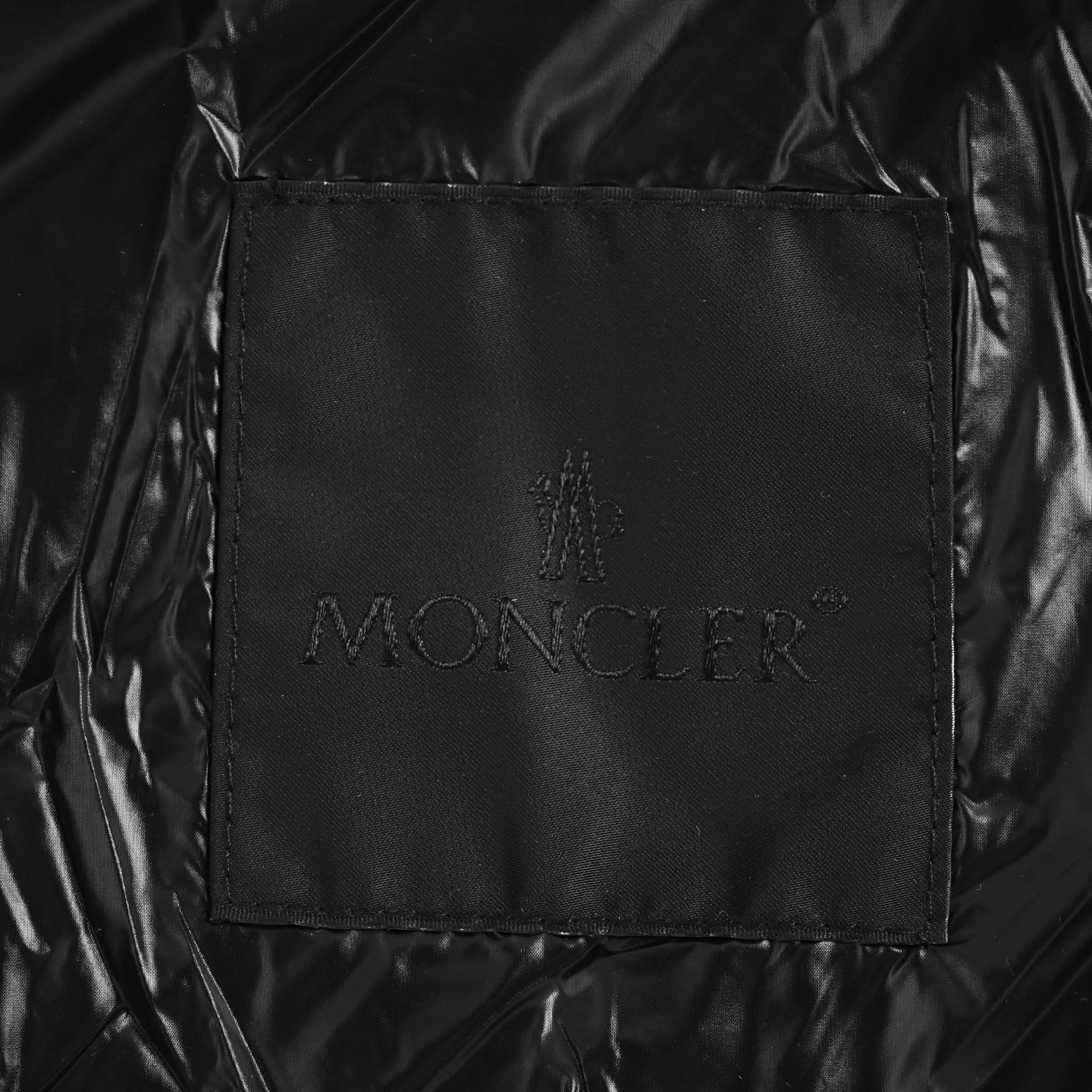 Moncler/蒙口 Petra女士短款羽绒服