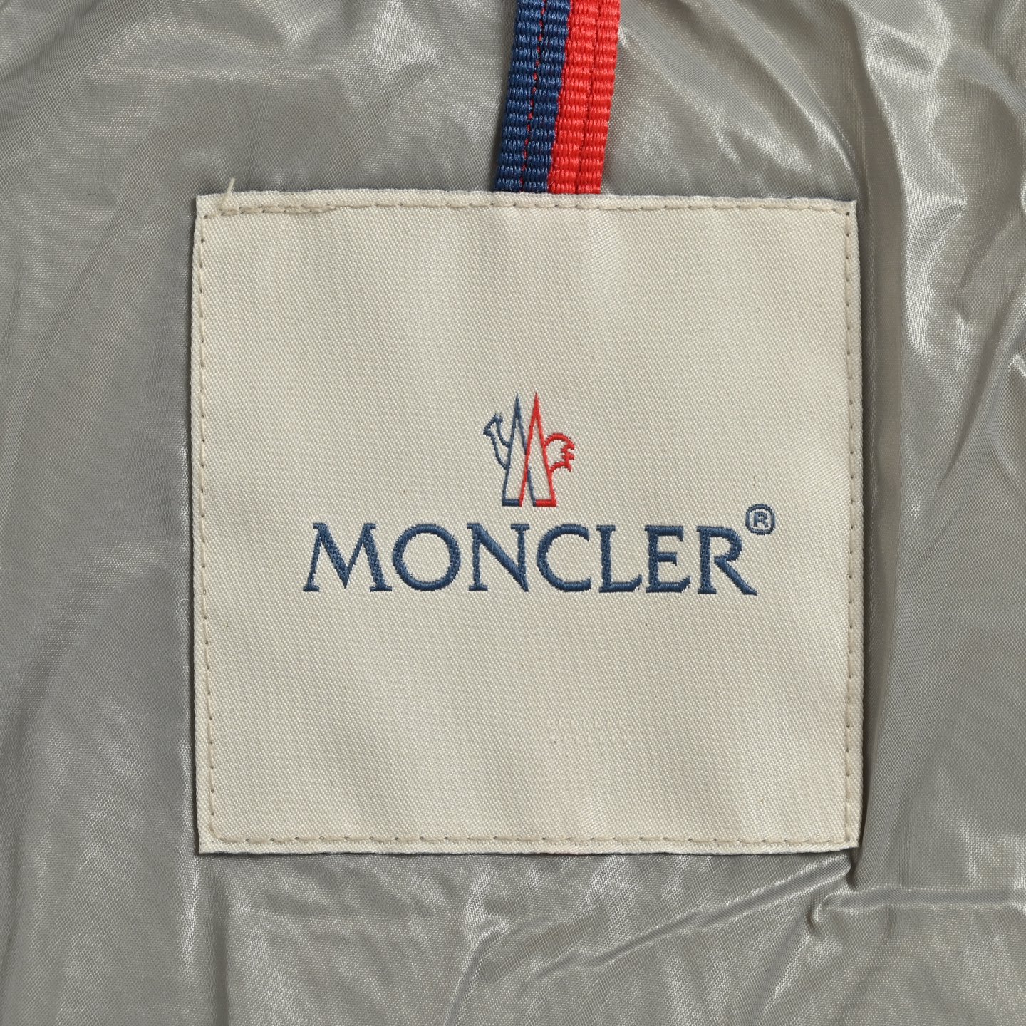Moncler/蒙口 灰色Maya玛雅羽绒服