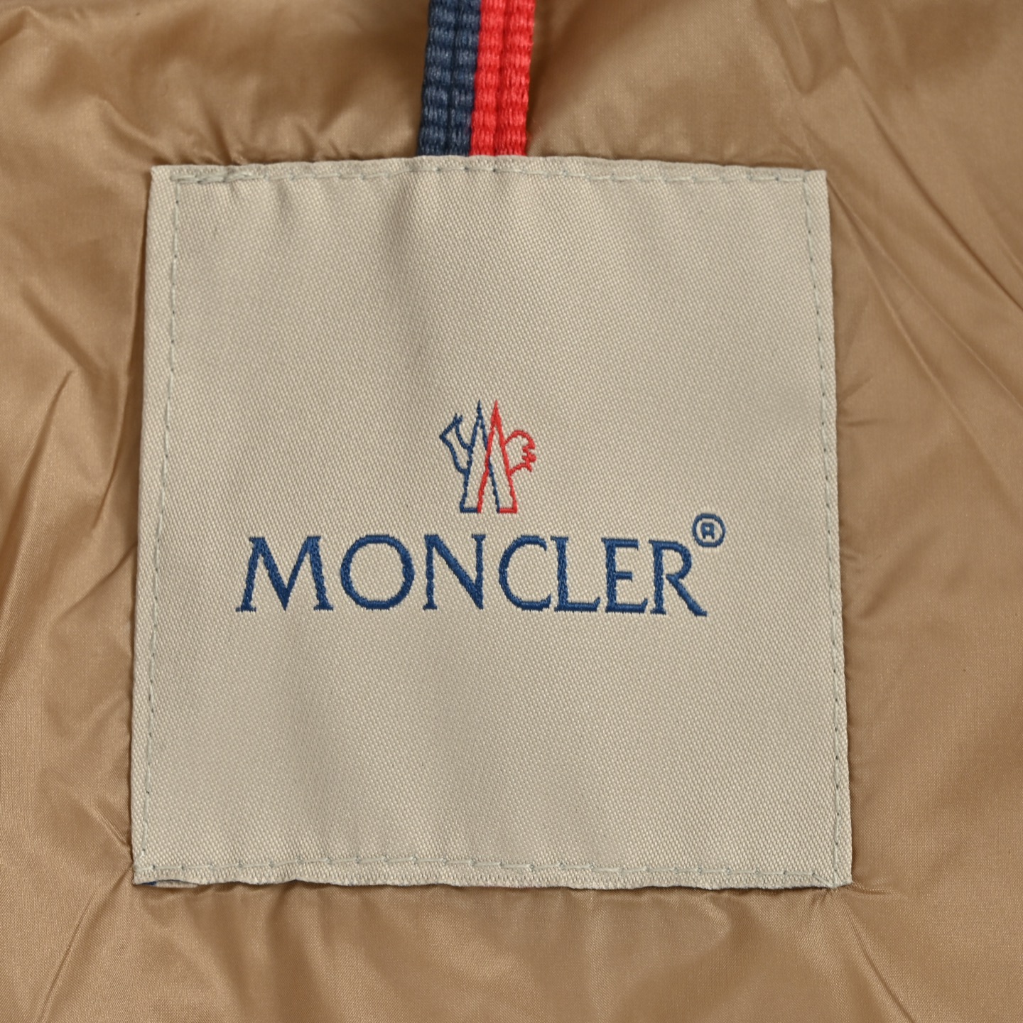 Moncler/蒙口 Agneux方形绗缝连帽羽绒服-莆田鞋,莆田鞋货源,高仿鞋,高仿鞋货源,安福档口,莆田高仿鞋,莆田鞋批发,高仿鞋批发,莆田高仿运动鞋,高仿运动鞋,莆田运动鞋 Moncler/蒙口 Agneux方形绗缝连帽羽绒服
