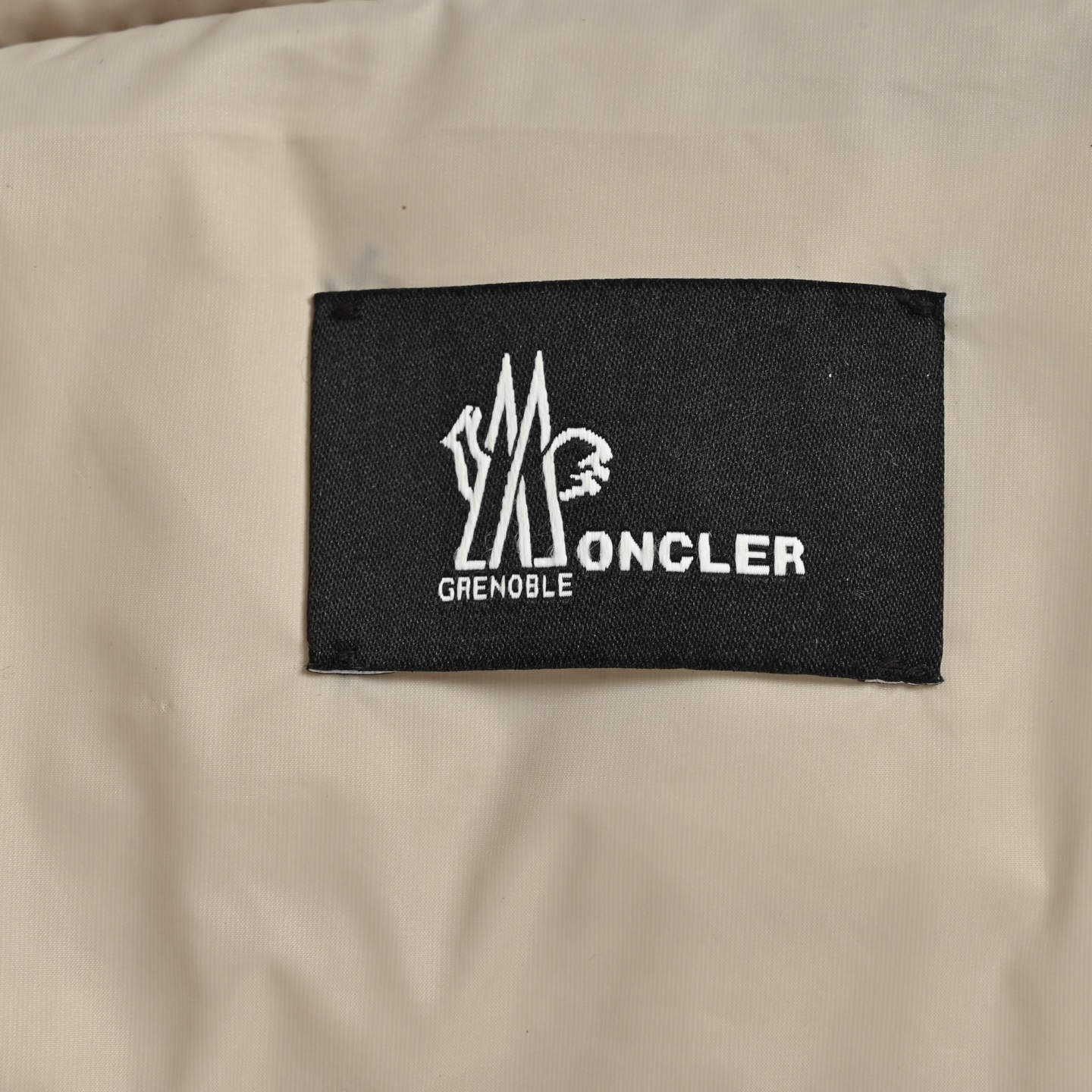 Moncler/蒙口 25Fw 泰迪羊羔绒羽绒马甲 Moncler泰迪绒羽绒马甲