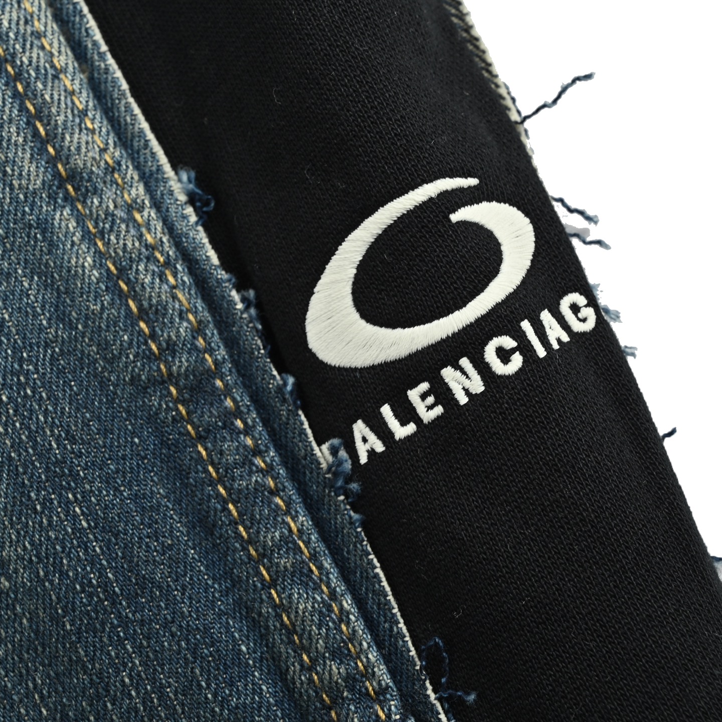 Balenciaga/巴黎世家 CUT-UP圆环刺绣刺绣拼接牛仔裤