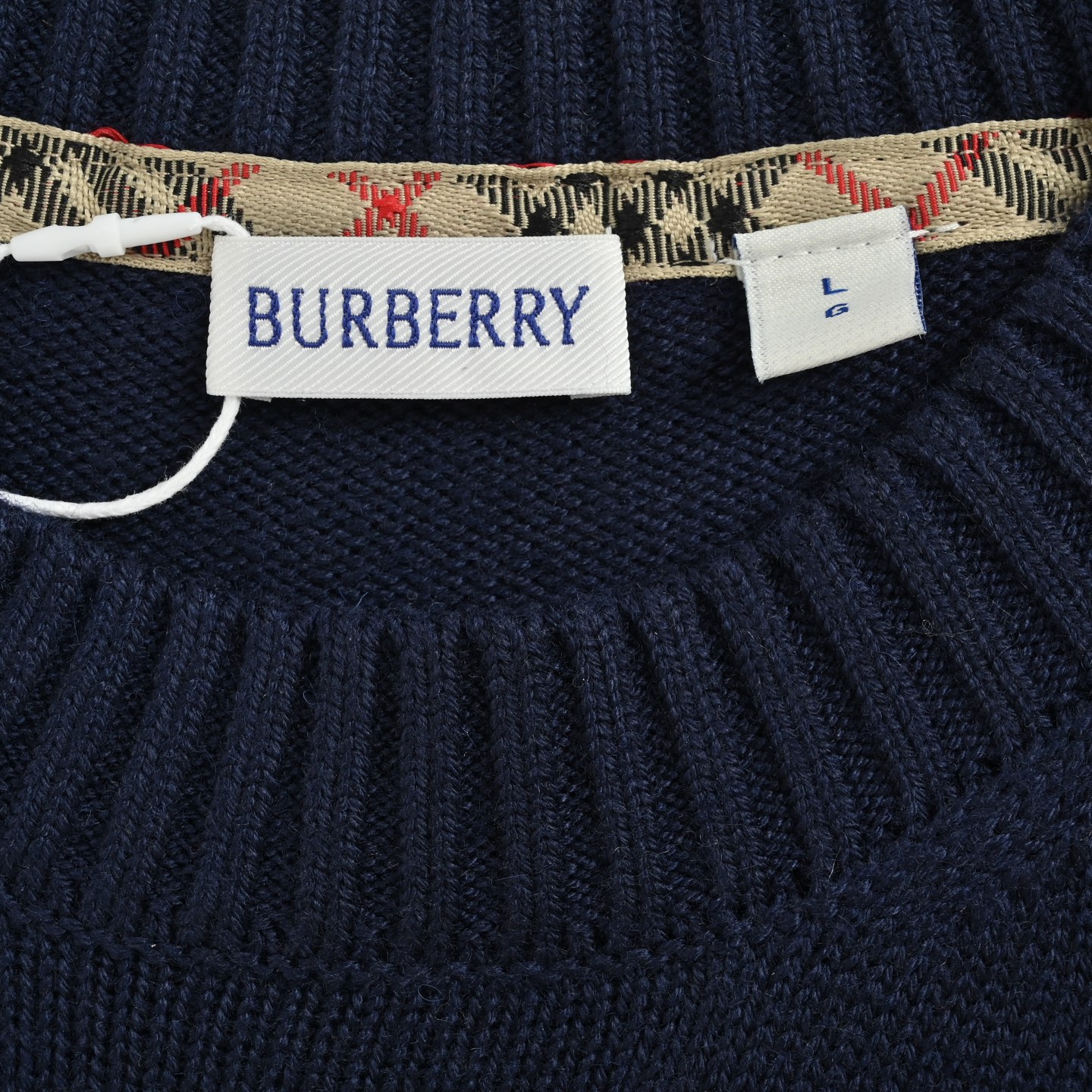 Burberry/巴宝莉 25Fw 战马小标刺绣圆领毛衣-莆田鞋,莆田鞋货源,高仿鞋,高仿鞋货源,安福档口,莆田高仿鞋,莆田鞋批发,高仿鞋批发,莆田高仿运动鞋,高仿运动鞋,莆田运动鞋 Burberry/巴宝莉 25Fw 战马小标刺绣圆领毛衣