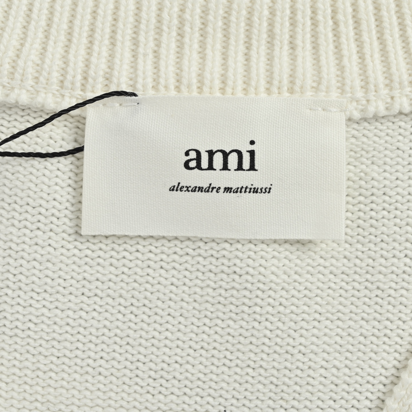 Ami 小爱心刺绣开衫毛衣 万年经典款 谁穿谁好看-Chinese UA Cheap High Quatity Brand Clothes Bags handbags Sneakers wholesale wholesaler seller from China Factory suppliers Fashion Clothing Shoes best Quality Beautiful Price Ami 小爱心刺绣开衫毛衣 万年经典款 谁穿谁好看