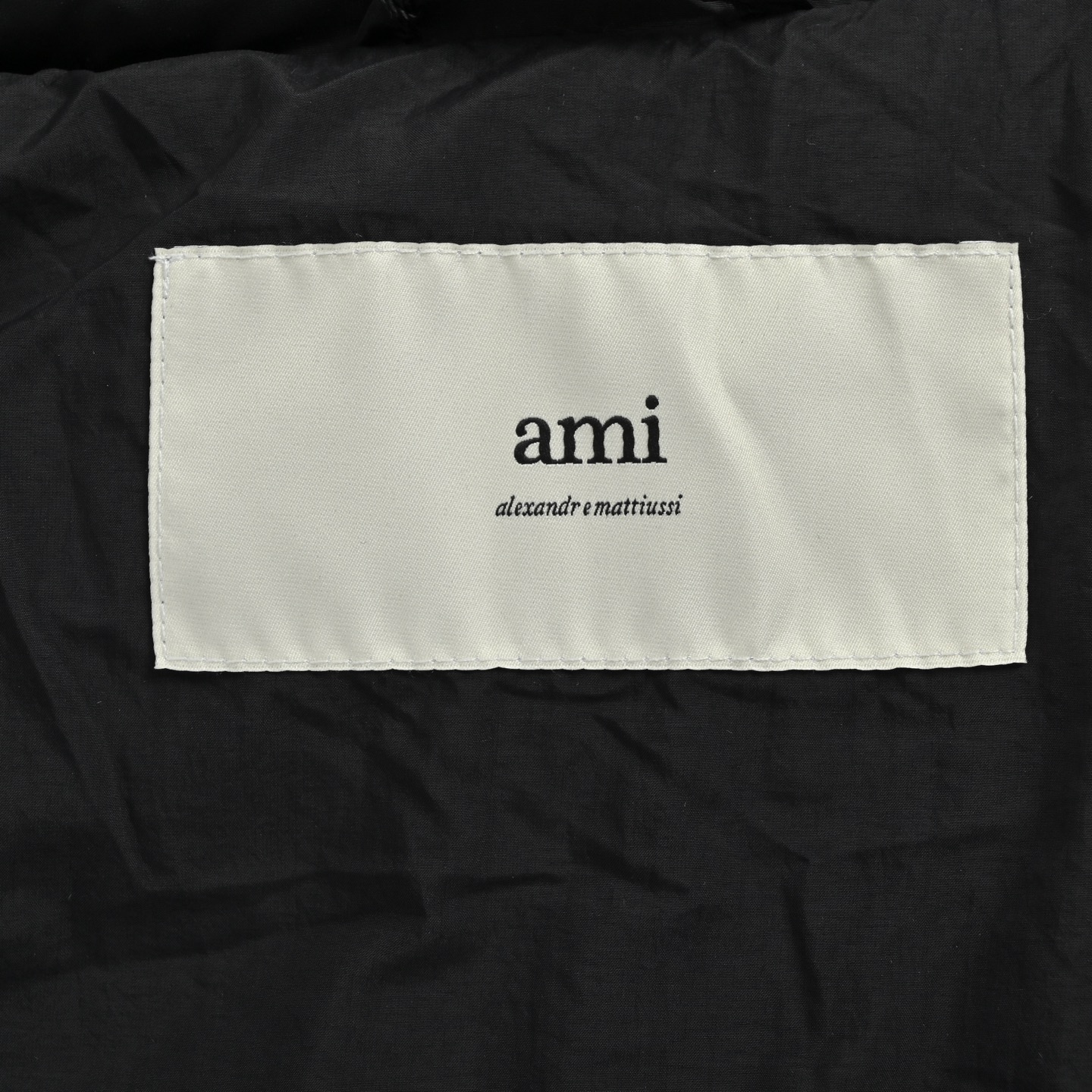 Ami 25Fw 爱心浮雕羽绒服-莆田鞋,莆田鞋货源,高仿鞋,高仿鞋货源,安福档口,莆田高仿鞋,莆田鞋批发,高仿鞋批发,莆田高仿运动鞋,高仿运动鞋,莆田运动鞋 Ami 25Fw 爱心浮雕羽绒服