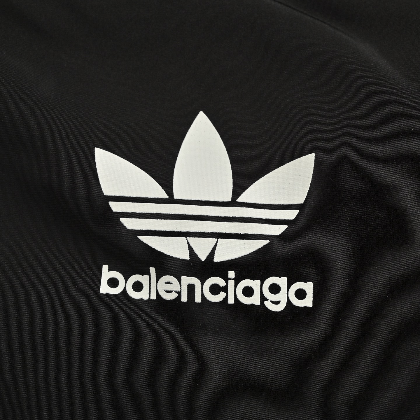 Balenciaga & Adidas 联名走秀款三杠茧型棉服外套 黑色