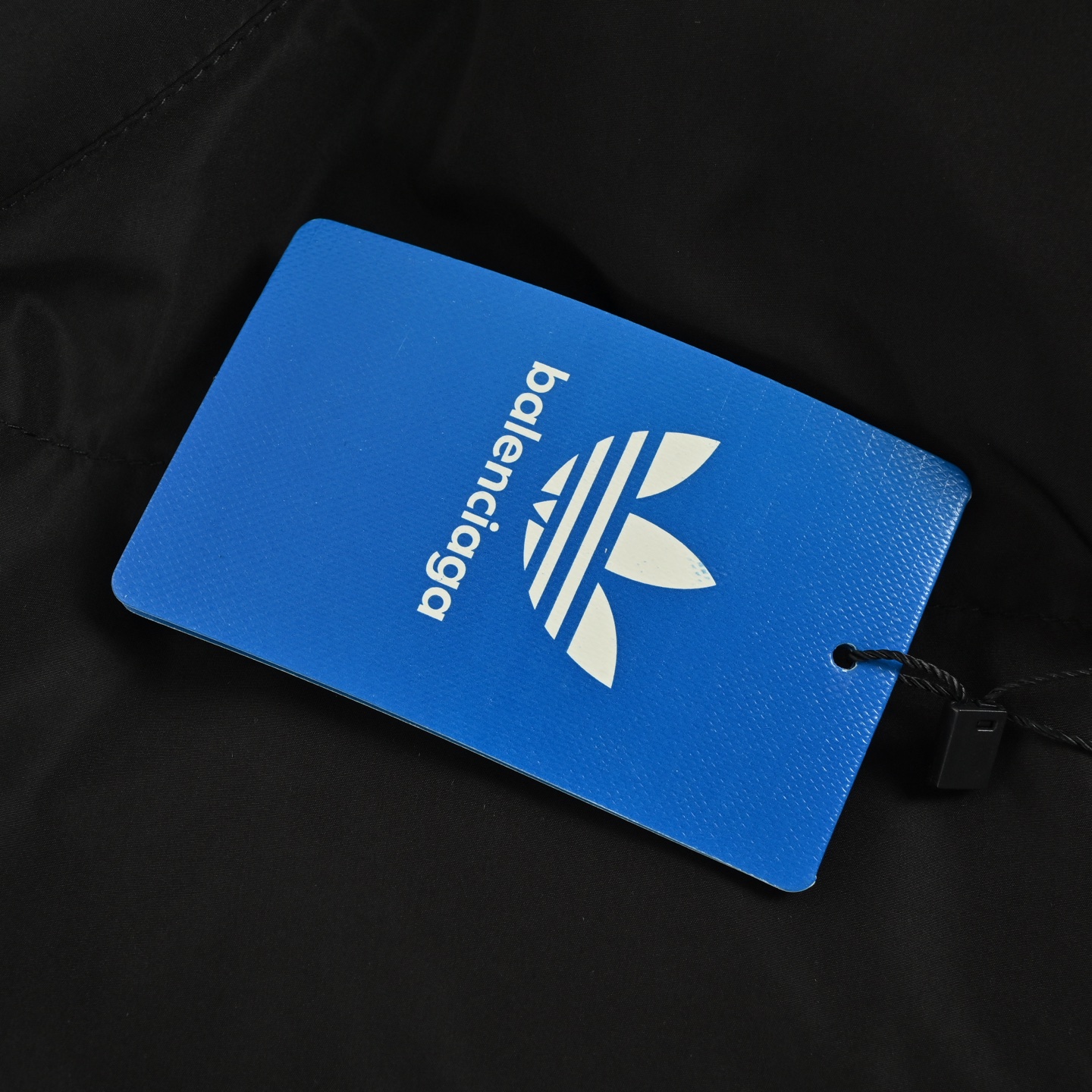 Balenciaga & Adidas 联名走秀款三杠茧型棉服外套 黑色