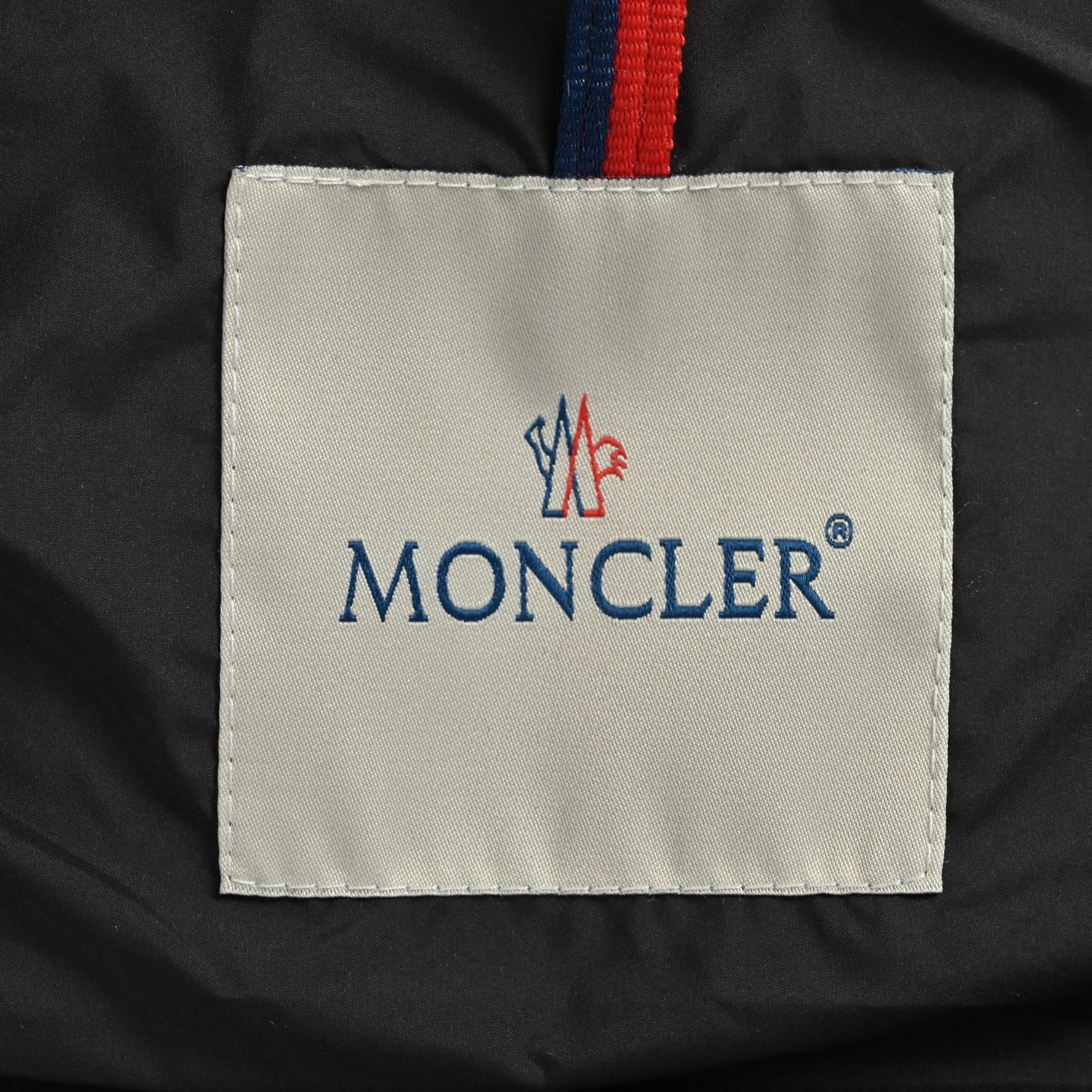 Moncler/蒙口 织带字母羽绒马甲 Contrin男女羽绒马甲