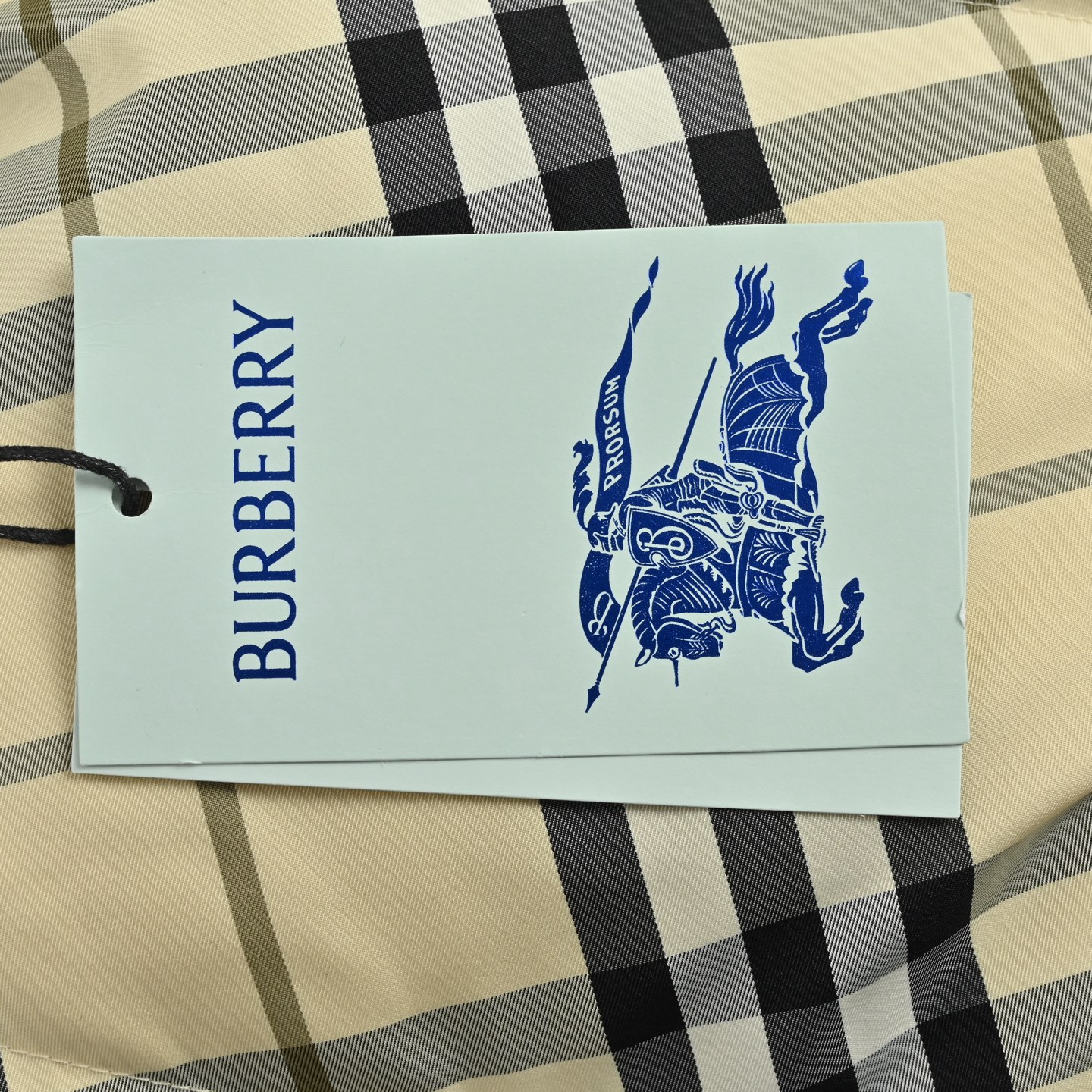 Burberry/巴宝莉 斜格纹双面穿羽绒服 Burberry这款双面斜格纹羽绒服