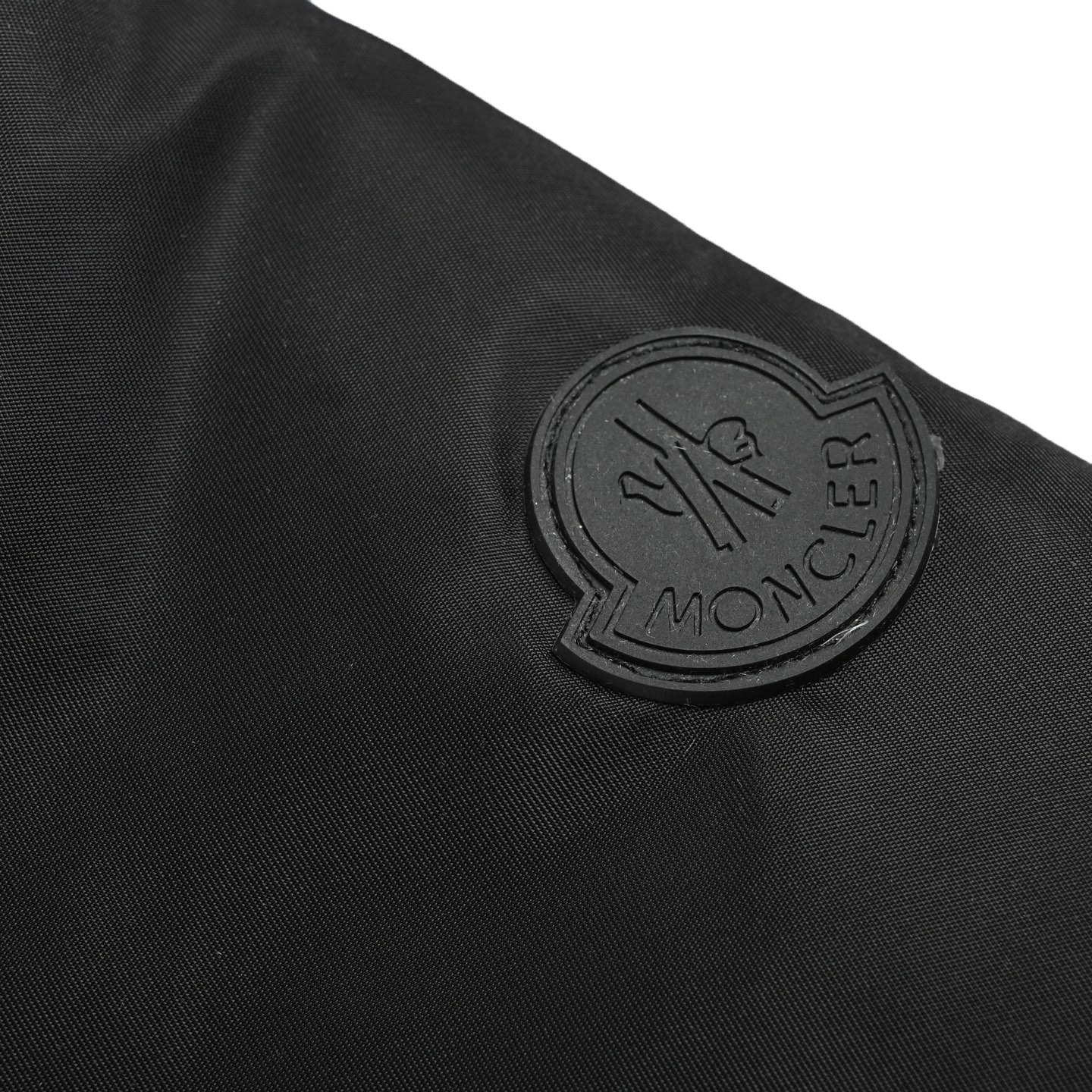 Moncler/蒙口 纯黑色立领短款羽绒服 Moncler Vissec短款羽绒服