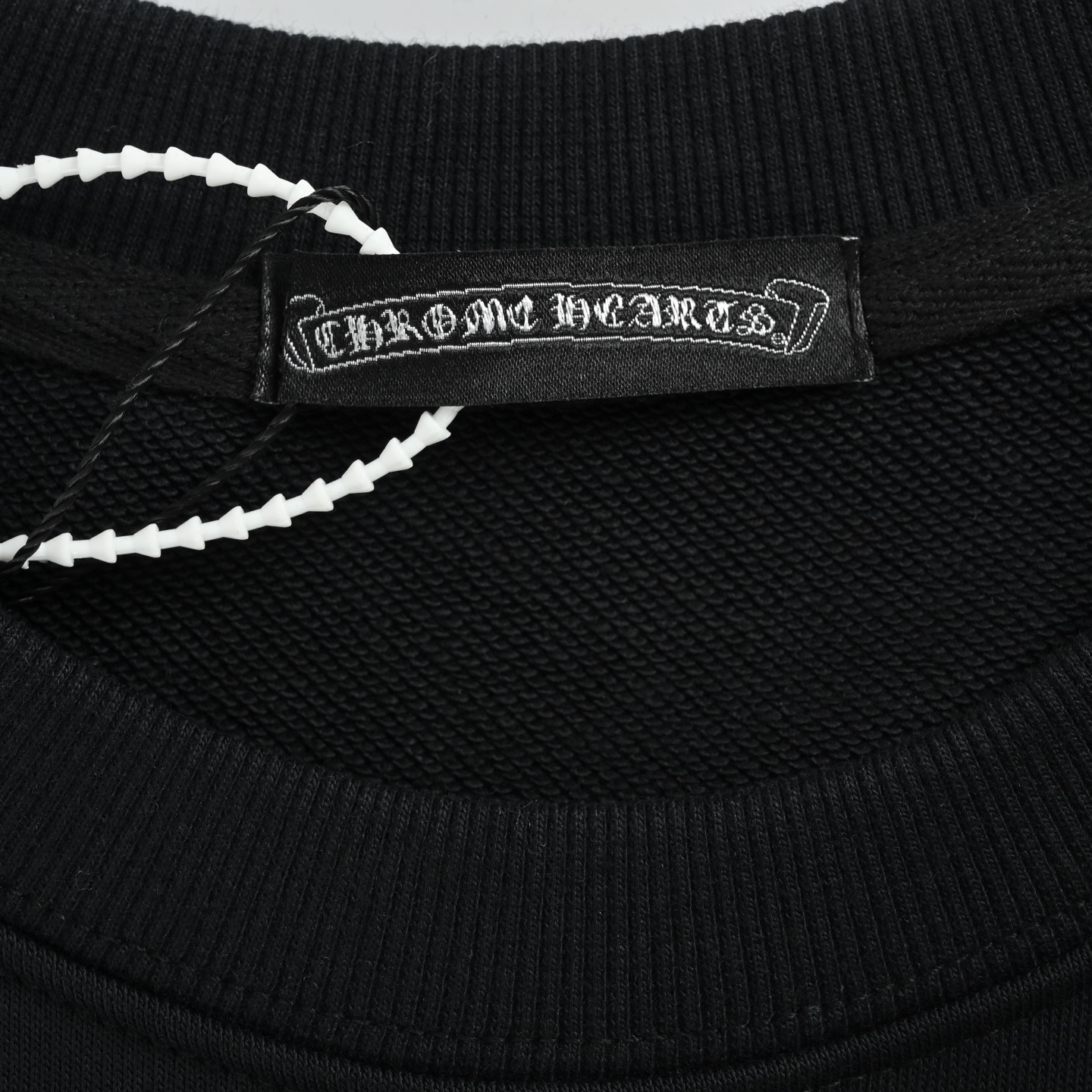 Chrome Hearts/克罗心 25Fw 皮标十字架圆领卫衣 白色/黑色
