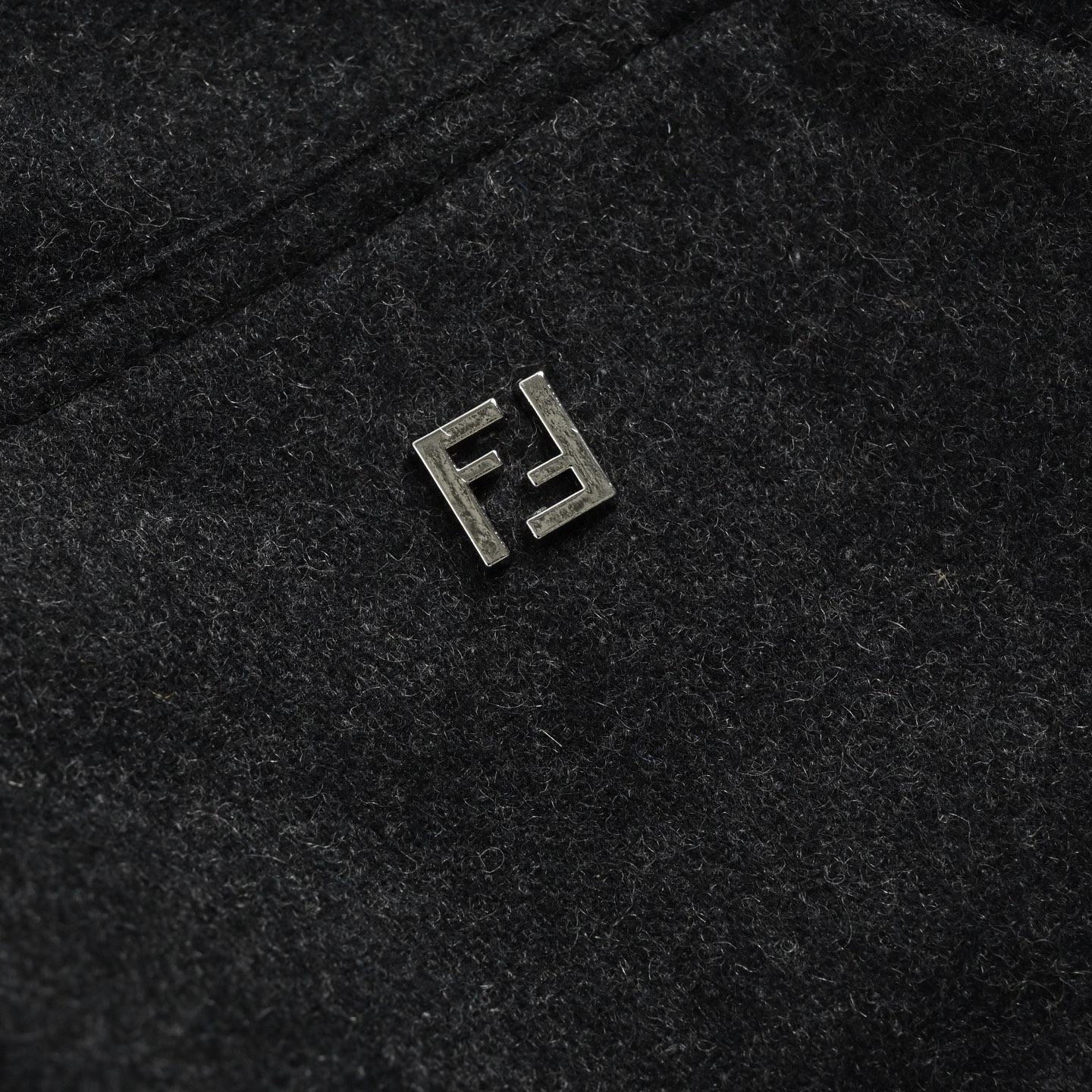 Fendi/芬迪 五金羊绒拉链连帽外套