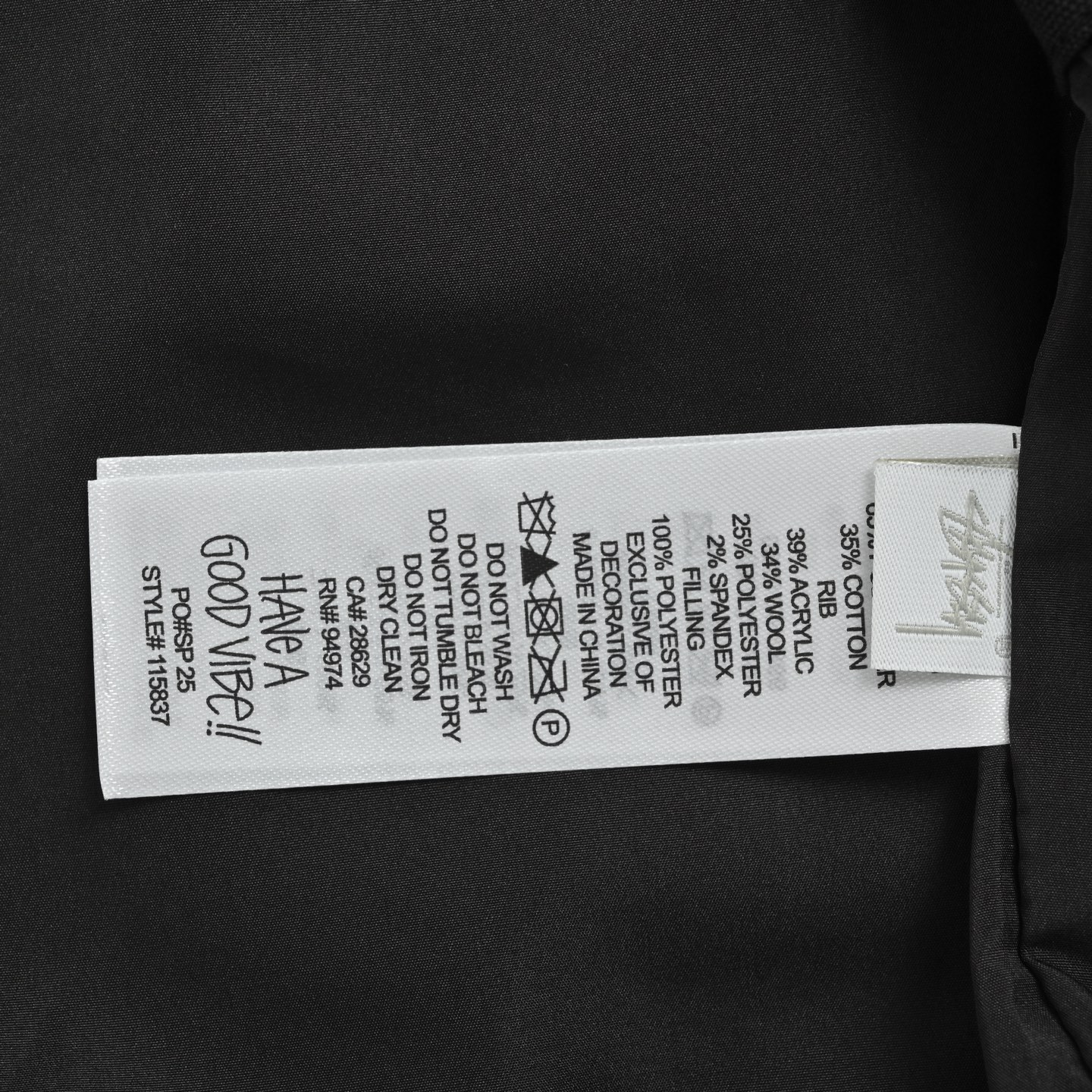 :💰250
Stussy/斯图西 25Fw 毛巾绣刺绣夹克外套
斯图西最新款毛巾绣夹克外套 秋冬Stüssy收官之作 材质做工都非常到位 这次的款式真的百搭好穿 不挑人 是可以一直穿的款 胸前毛巾绣标识 领子袖口下摆全部定制螺纹 搭配一条黑色工装裤,牛仔裤 随便一穿妥妥的viebe风 面料采用高克重毛呢 男生女生都可以穿 实在是太酷了!
颜色 黑色 米黄
Size:M-2XL