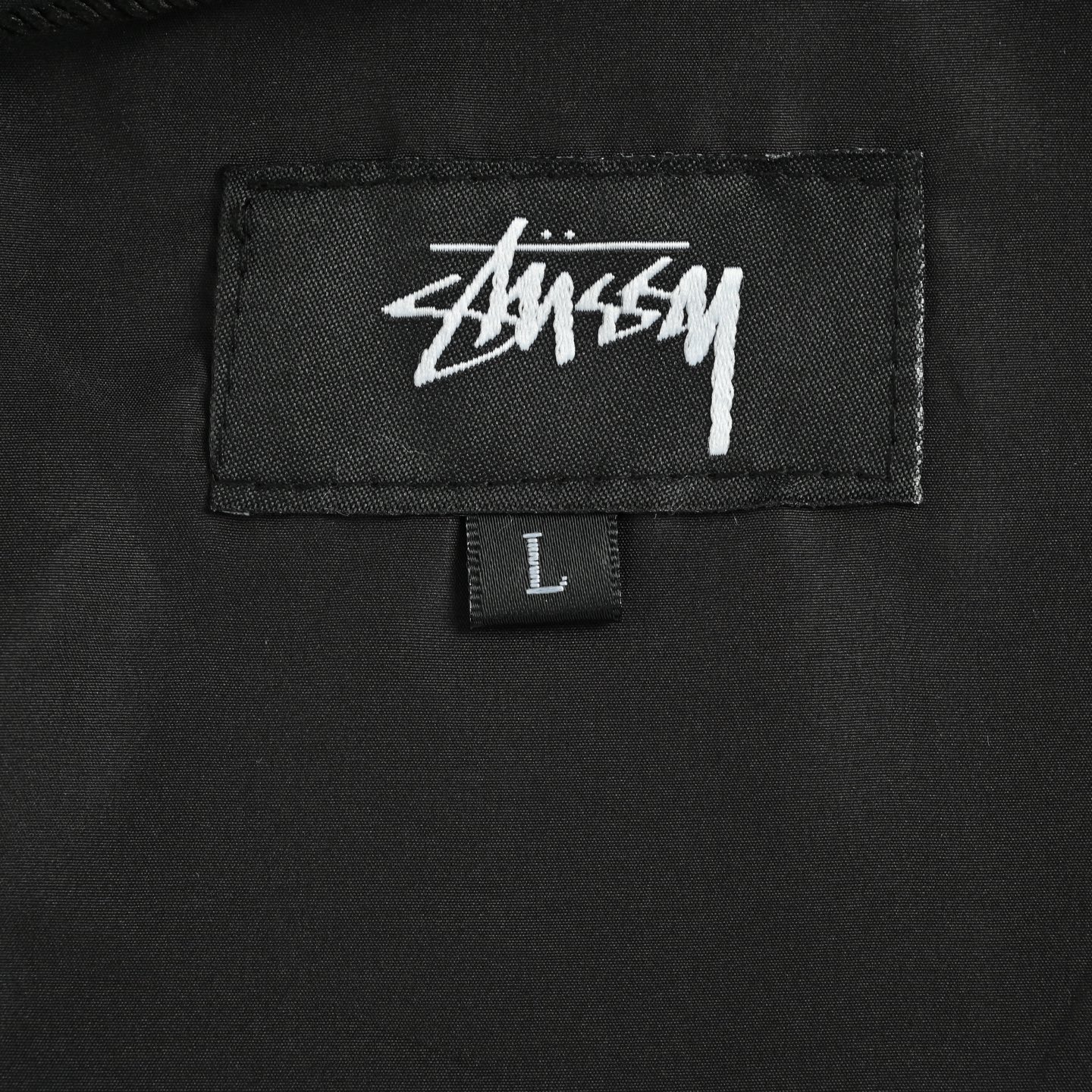 :💰250
Stussy/斯图西 25Fw 毛巾绣刺绣夹克外套
斯图西最新款毛巾绣夹克外套 秋冬Stüssy收官之作 材质做工都非常到位 这次的款式真的百搭好穿 不挑人 是可以一直穿的款 胸前毛巾绣标识 领子袖口下摆全部定制螺纹 搭配一条黑色工装裤,牛仔裤 随便一穿妥妥的viebe风 面料采用高克重毛呢 男生女生都可以穿 实在是太酷了!
颜色 黑色 米黄
Size:M-2XL