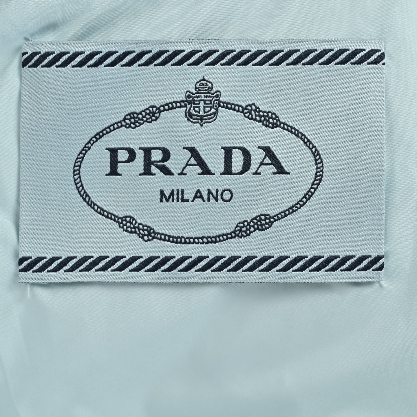 Prada/普拉达 三角标立领短款羽绒服