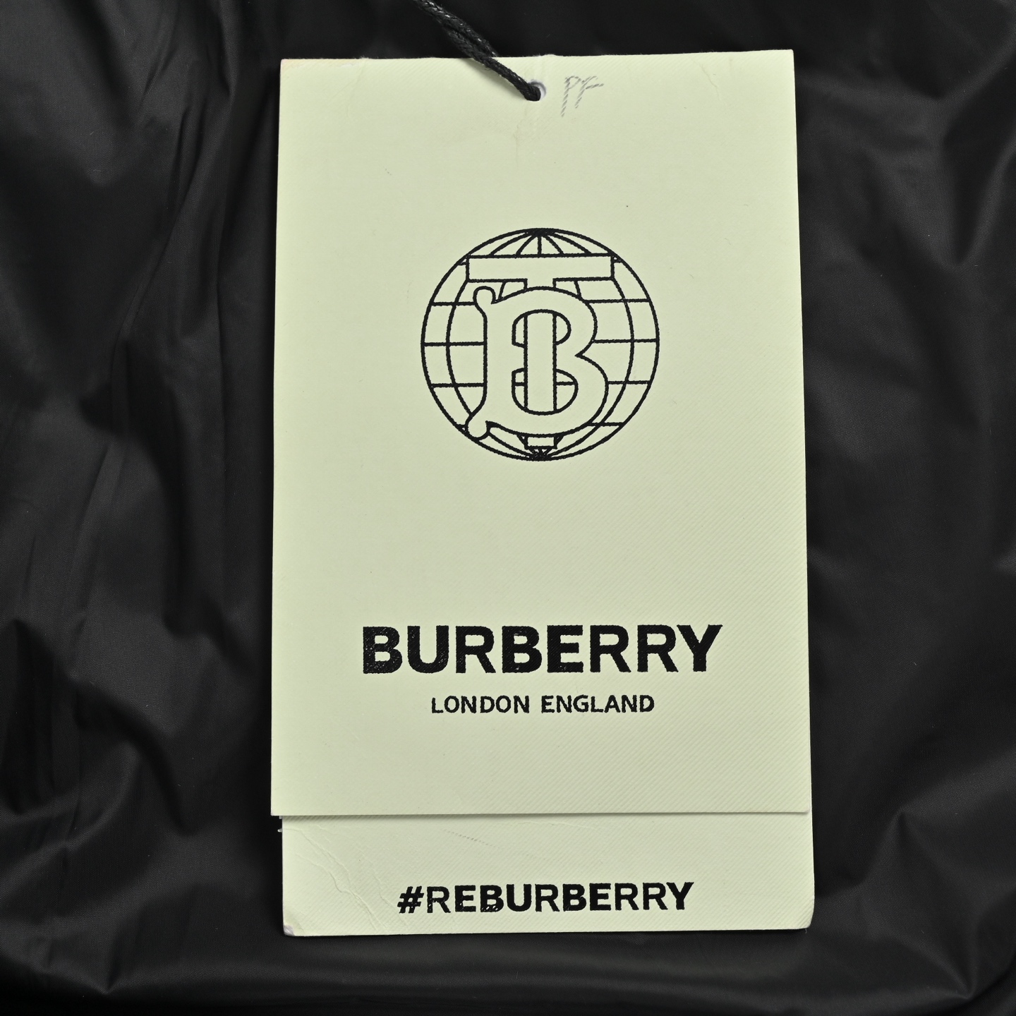 Burberry/巴宝莉 经典格子条纹羽绒服 填充90白鸭绒 暖性非常强
