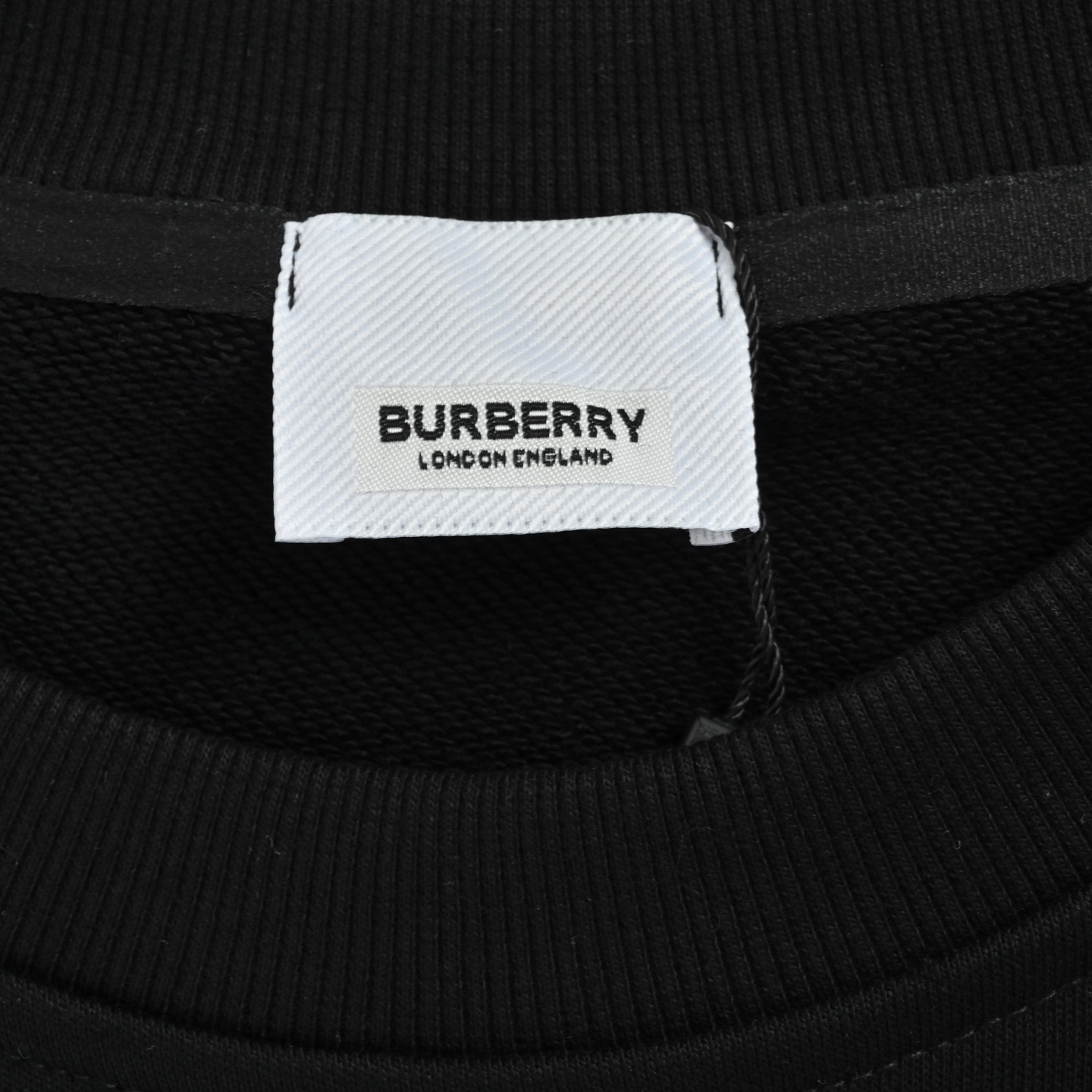 Burberry/巴宝莉 25Fw 模糊战马字母圆领卫衣
