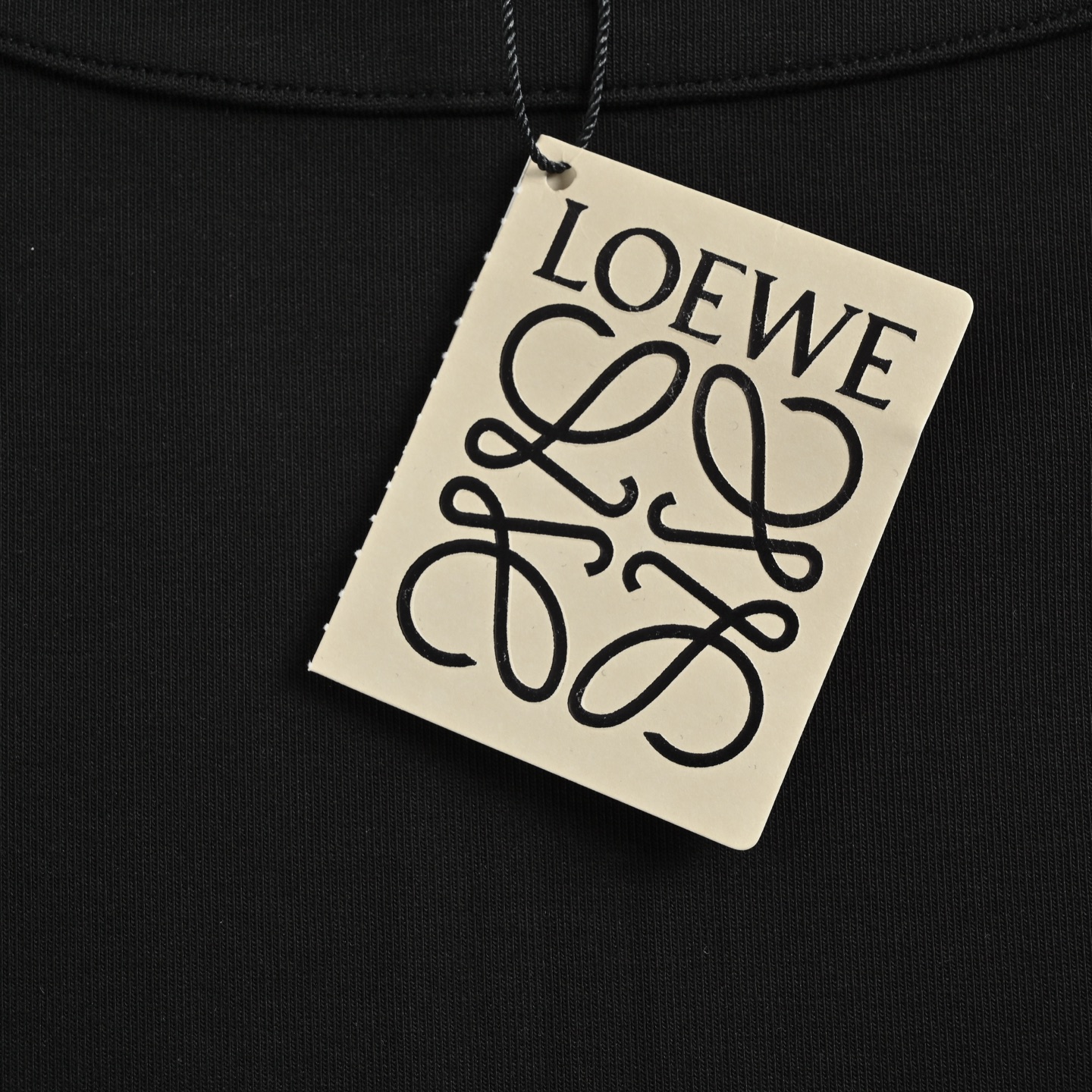 Loewe/罗意威 胸口压花徽标皮口袋拉链连帽外套 Loewe/罗意威 2025秋冬最新爆款连帽外套