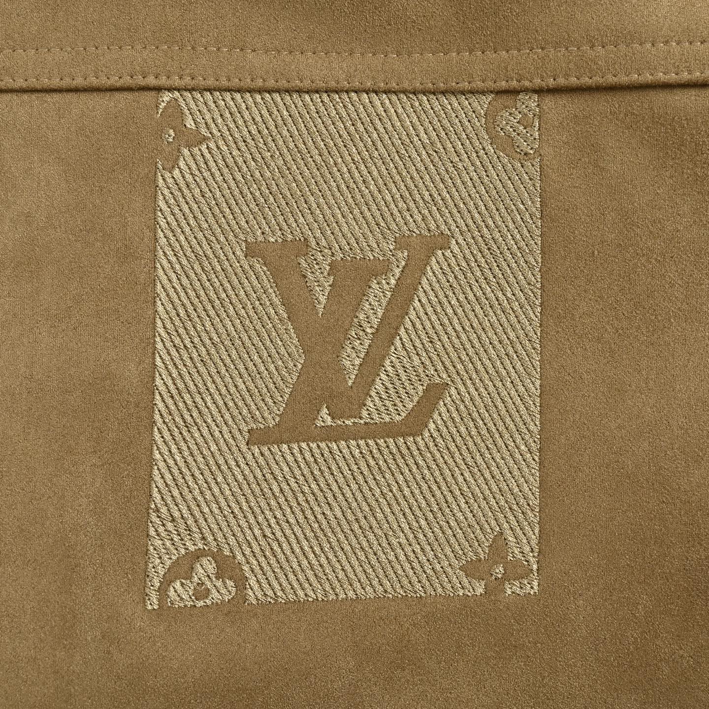 Louis Vuitton/路易威登 压花浮雕毛领麂皮外套