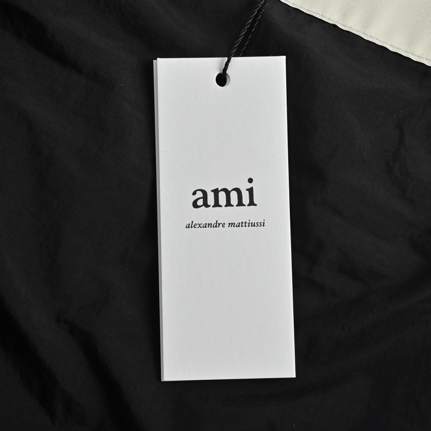 Ami 25Fw 浮雕爱心羽绒马甲