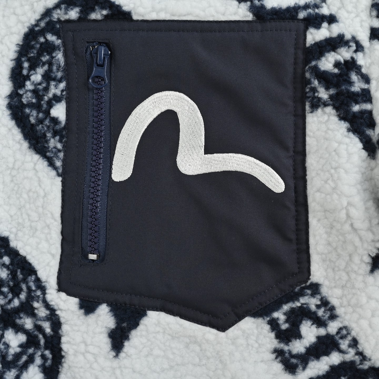 Evisu/福神 25Fw 满印羊羔绒外套 EVISU的拉链外套以提花面料打造