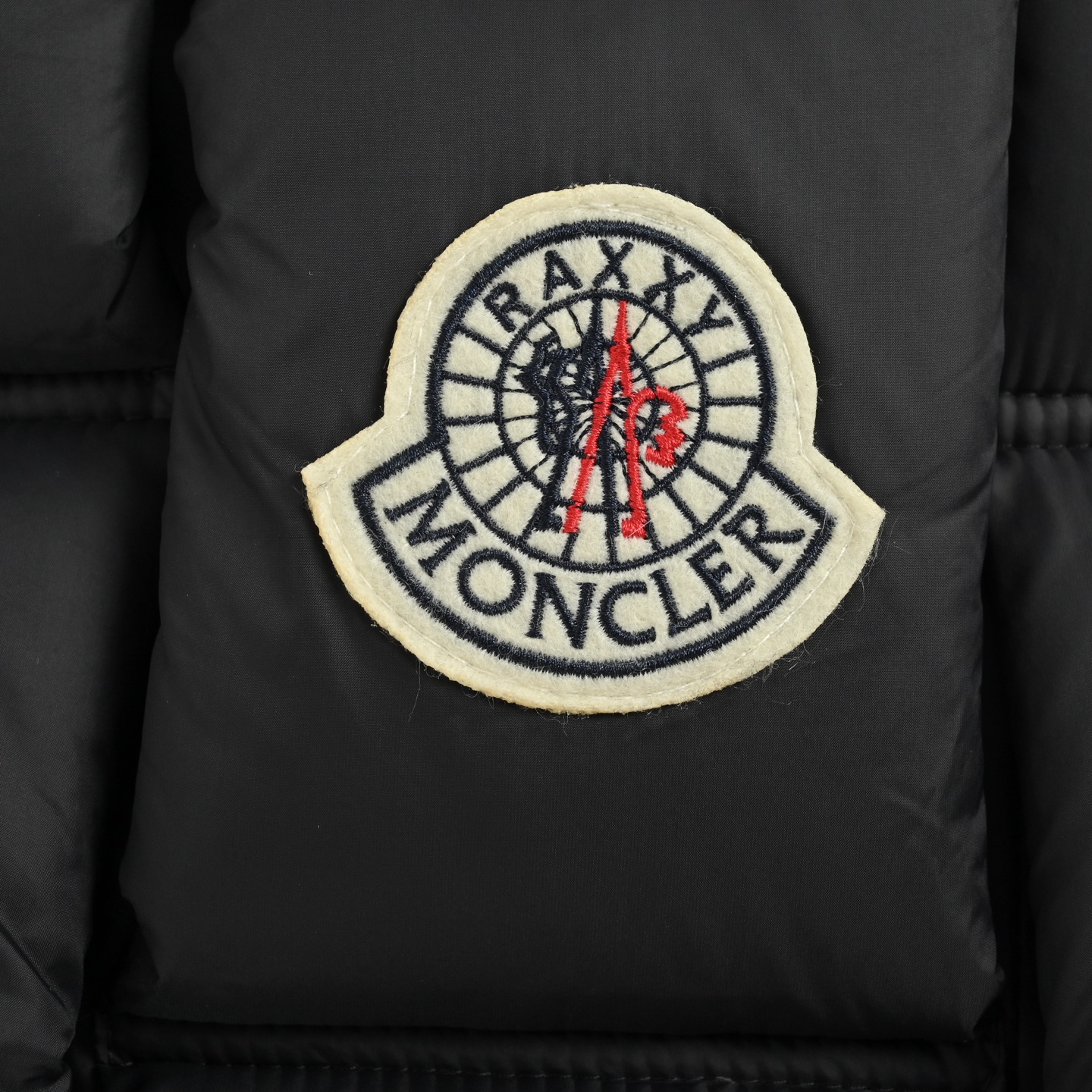 Moncler/蒙口 25Fw 编织马甲 Moncler x Christopher Raxxy 明星同款 男女款3D绗缝拉链羽服