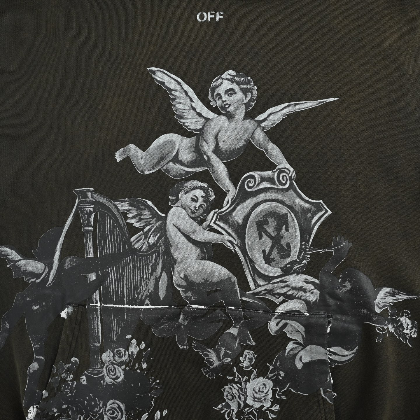 本地自取:💰280
OFF WHITE CO VIRGIL 天使竖琴印花连帽
所有面料以及螺纹均为订织定染 所有面料颜色均经过色卡比对定染面料 定织定染400G毛圈全棉面料 布面丝滑质感 成衣水洗预缩处理不掉色不缩水 印花采用日资MIMAKI印花机作业 不起边无毛边 喷绘烫画热压冷撕 透布纹防刮擦熨烫作业 印花不起雾 印花重合颜色深浅均有差别 为简约设计增添了层次感 0色差定染帽绳以及面料螺纹 洗标也是按照原版的字体找公司订做 辅料部分依旧采用全线正确辅料 长方形梭织领标设计 把之前的立体硅胶手感字体取消改为全梭织领标 五联硅胶吊牌 三联水洗标以及包装线依旧
Size:XS-L