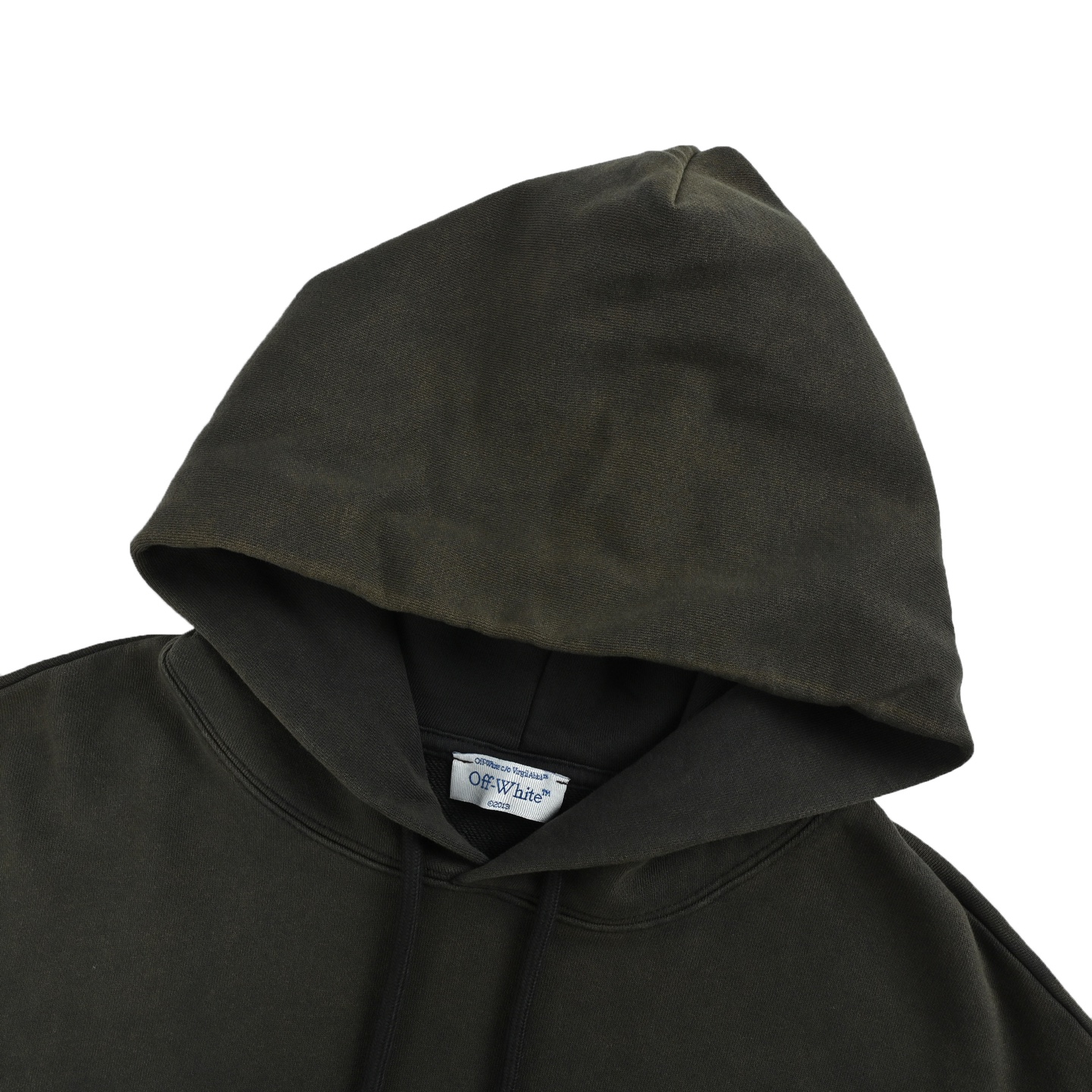 本地自取:💰280 OFF WHITE CO VIRGIL 圣马太殉难印花连帽 所有面料以及螺纹均为订织定染 所有面料颜色均经过色卡比对定染面料 定织定染400G毛圈全棉面料 布面丝滑质感 成衣水洗预缩处理不掉色不缩水 印花采用日资MIMAKI印花机作业 不起边无毛边 喷绘烫画热压冷撕 透布纹防刮擦熨烫作业 印花不起雾 印花重合颜色深浅均有差别 为简约设计增添了层次感 0色差定染帽绳以及面料螺纹 洗标也是按照原版的字体找公司订做 辅料部分依旧采用全线正确辅料 长方形梭织领标设计 把之前的立体硅胶手感字体取消改为全梭织领标 五联硅胶吊牌 三联水洗标以及包装线依旧 Size:XS-L