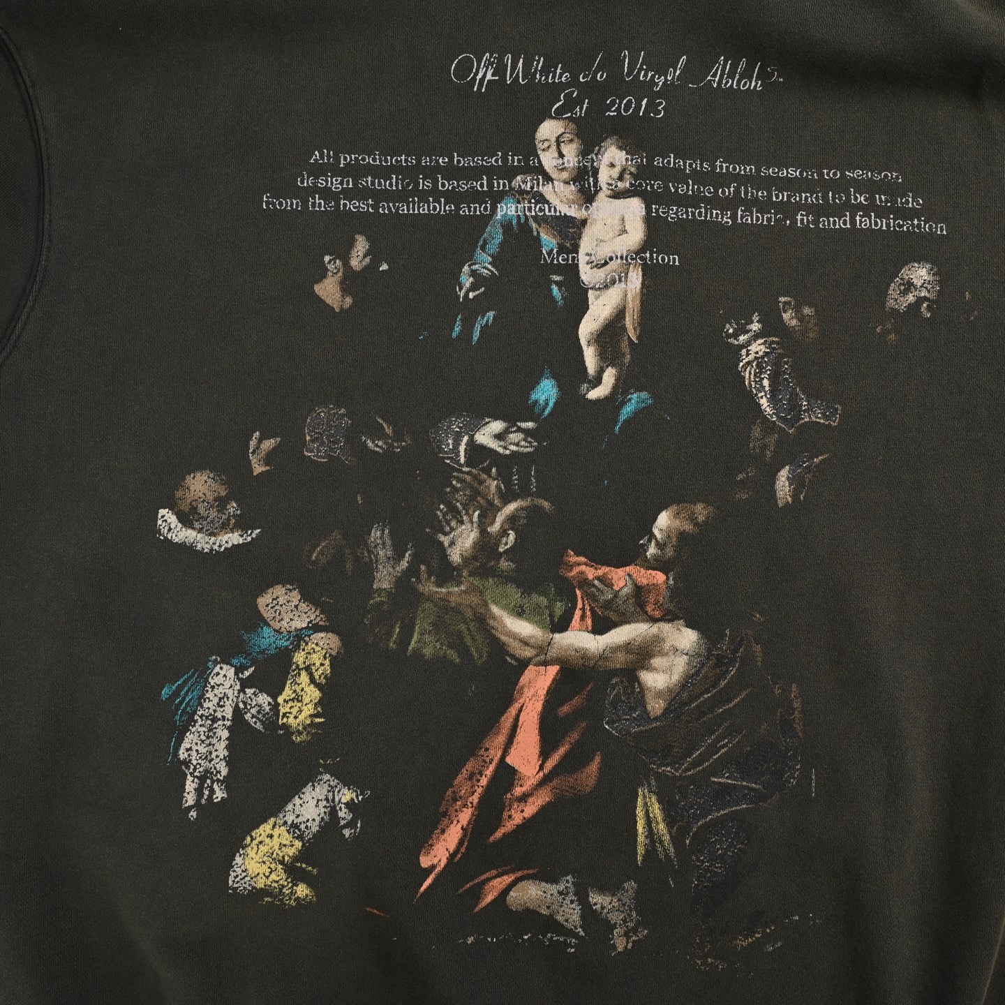 本地自取:💰280
OFF WHITE CO VIRGIL 后背圣咏圣母印花连帽
所有面料以及螺纹均为订织定染 所有面料颜色均经过色卡比对定染面料 定织定染400G毛圈全棉面料 布面丝滑质感 成衣水洗预缩处理不掉色不缩水 印花采用日资MIMAKI印花机作业 不起边无毛边 喷绘烫画热压冷撕 透布纹防刮擦熨烫作业 印花不起雾 印花重合颜色深浅均有差别 为简约设计增添了层次感 0色差定染帽绳以及面料螺纹 洗标也是按照原版的字体找公司订做 辅料部分依旧采用全线正确辅料 长方形梭织领标设计 把之前的立体硅胶手感字体取消改为全梭织领标 五联硅胶吊牌 三联水洗标以及包装线依旧
Size:XS-L