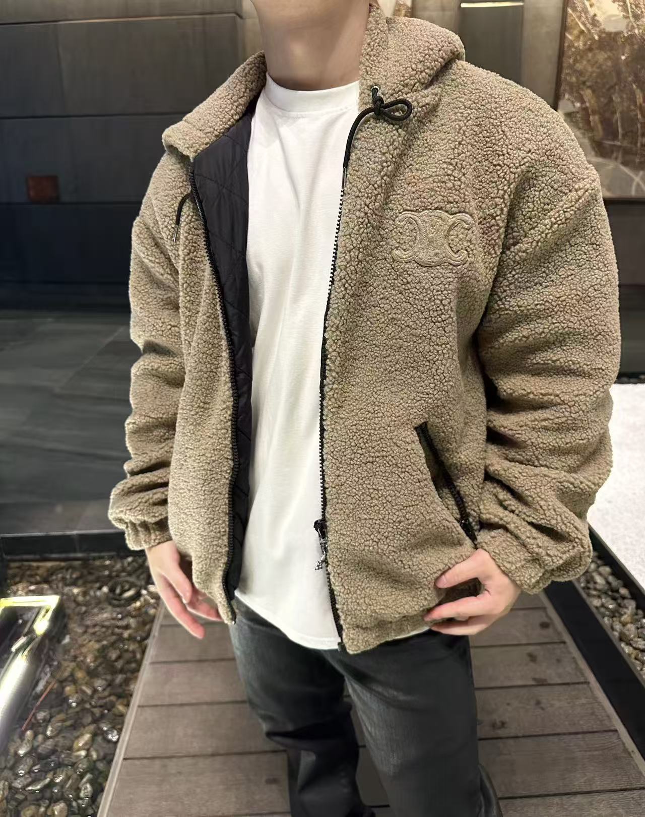 #Celine/赛琳 凯旋门绒面棉服外套上身效果