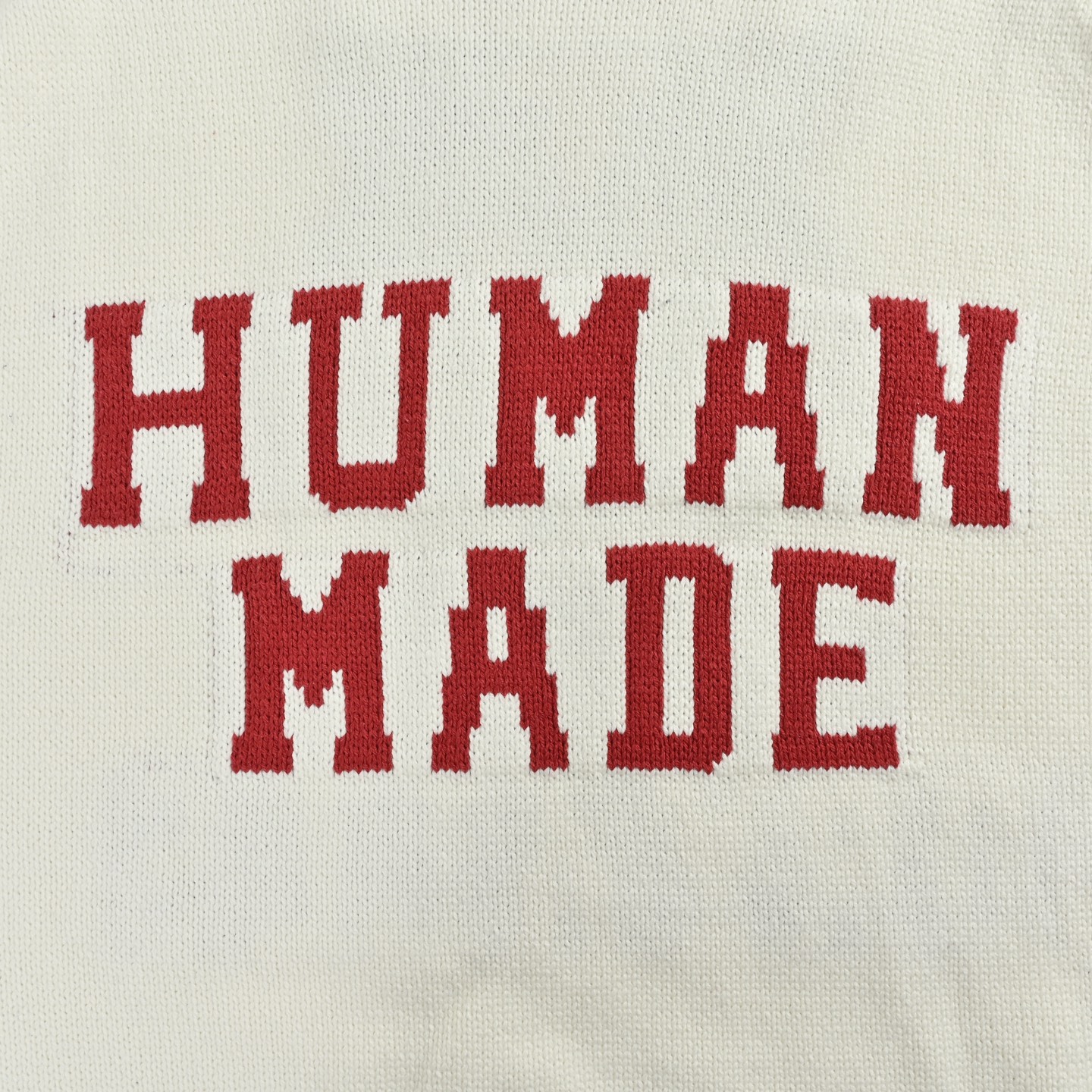 HUMAN MADE 老虎提花毛衣 HUMAN MADE 以Vintage风格的复古感设计而闻名HUMAN的毛衣