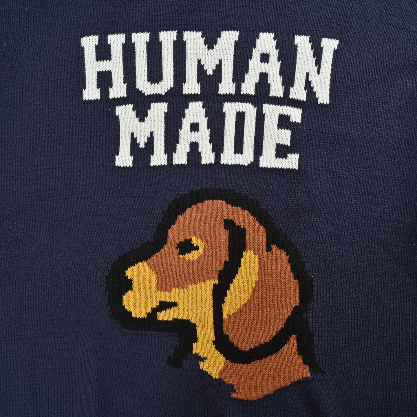 HUMAN MADE 小狗提花毛衣 HUMAN MADE 以Vintage风格的复古感设计而闻名HUMAN的毛衣款式已经完全拿捏了