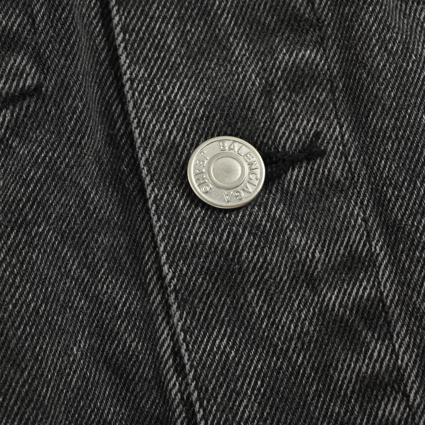 Balenciaga/巴黎世家 后背烫钻字母牛仔外套