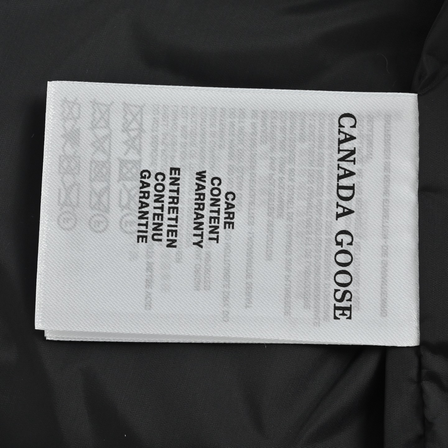 Canada Goose/加拿大鹅 2057款羽绒马甲 这款Freestyle马甲采用羽绒填充