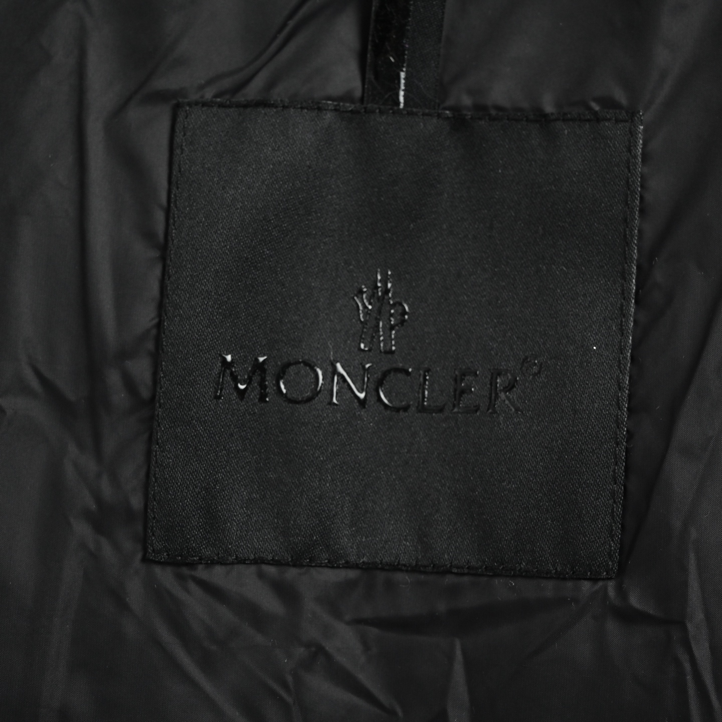 Moncler/蒙口 Fusain连帽羽绒服 黑色 灰色