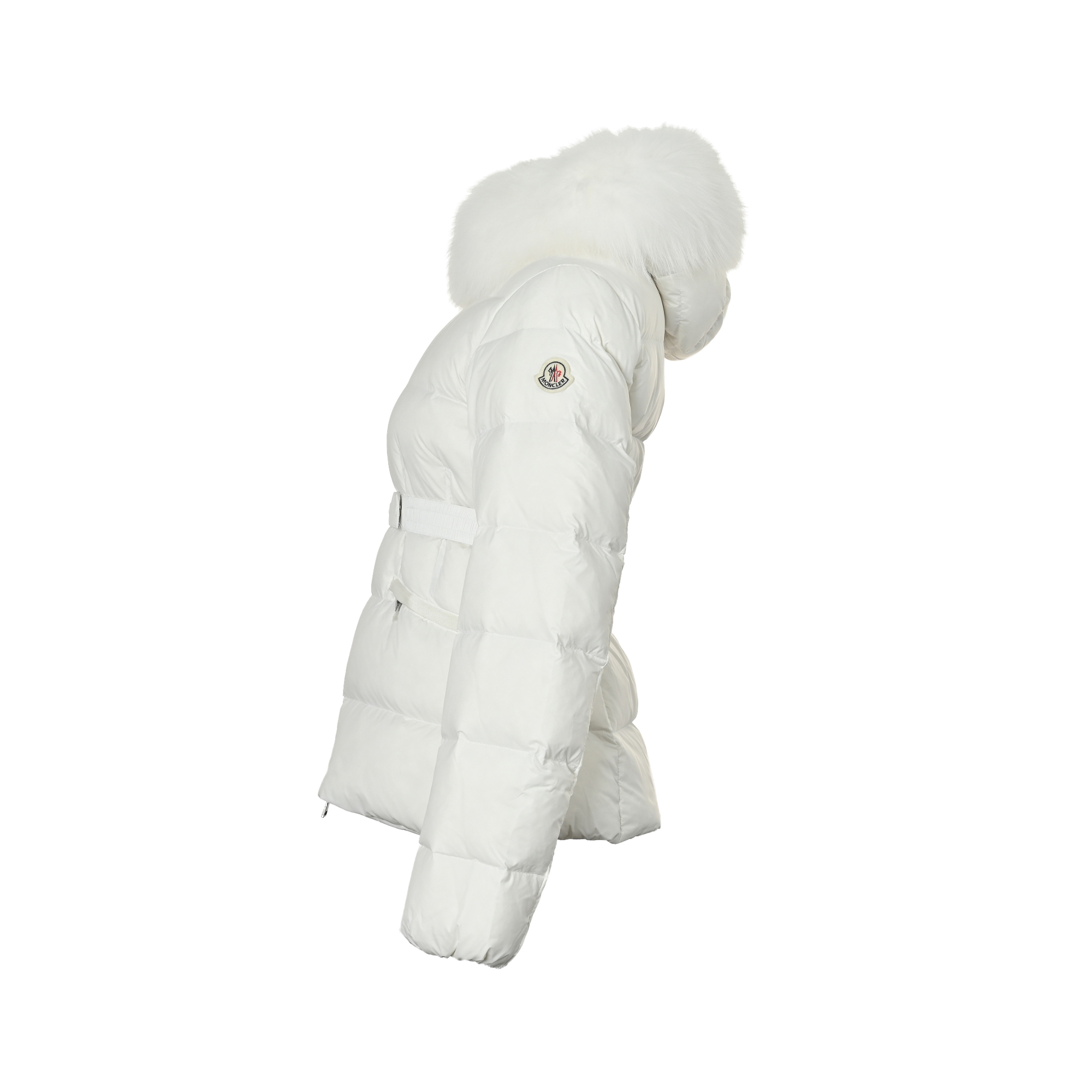 本地自取:💰780
Moncler/蒙口 腰带束腰毛领连帽女士短款羽绒服
Boed女士羽绒夹克采用longue saison面料制成,点缀皮毛饰边,提供温暖呵护。
(⚠️芬兰进口狐狸毛领,毛领当然要大一些才好看)
Boed羽绒夹克采用柔美廓形设计,配有精美腰带,打造考究典雅的冬季造型。采用longue saison面料制成,兜帽点缀羊毛饰边。
详情
•采用longue saison面料制成
•Longue saison衬里
•90白鸭绒填充羽绒
•兜帽配有可拆卸羊毛饰边
•双向拉链开合
•松紧腰带,搭配漆面按扣
•拉链开合横向口袋,点缀罗缎滚边
•可调节弹性袖口
Size:1-4 纯女款
