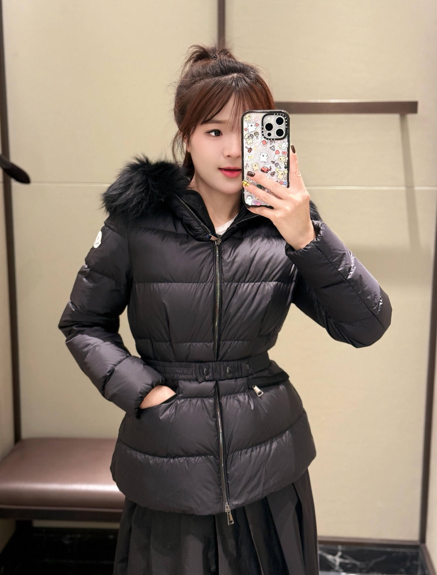 #Moncler/蒙口 腰带束腰毛领连帽女士短款羽绒服上身效果