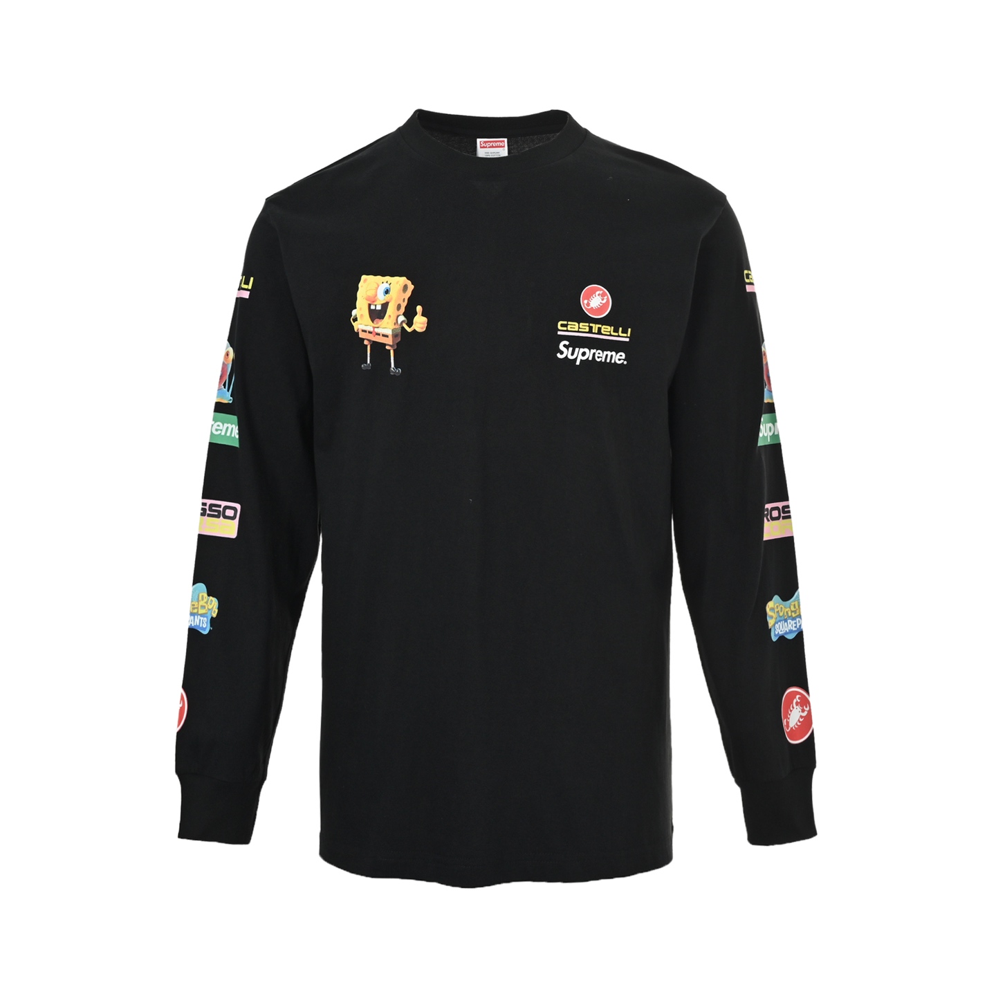 本地自取：💰230 Supreme 海绵宝宝印花长袖 与海绵宝宝的跨界联名 将经典卡通形象与街头潮流融合 面料全都定织定染220克重100%棉圆筒布 工艺圆筒布就是用圆筒织布机织出的针织布 机针在机身上呈圆筒形分布 坯布是一个大圆筒 需要开幅定型之后才可以再做进一步使用 就是衣服侧面没有开缝也就没有普通短袖侧边的洗标 只有一个领标在脖领后方 图案采用进口康丽数码印花技术 图案精度高达极致 海绵宝宝搞怪表情栩栩如生 印花成本造价极高 产品款式既有卡通趣味又不失潮流感 宽松休闲的版型设计 不仅适合日常穿着 也能搭配出多种风格 男女同款 Size:S-XL